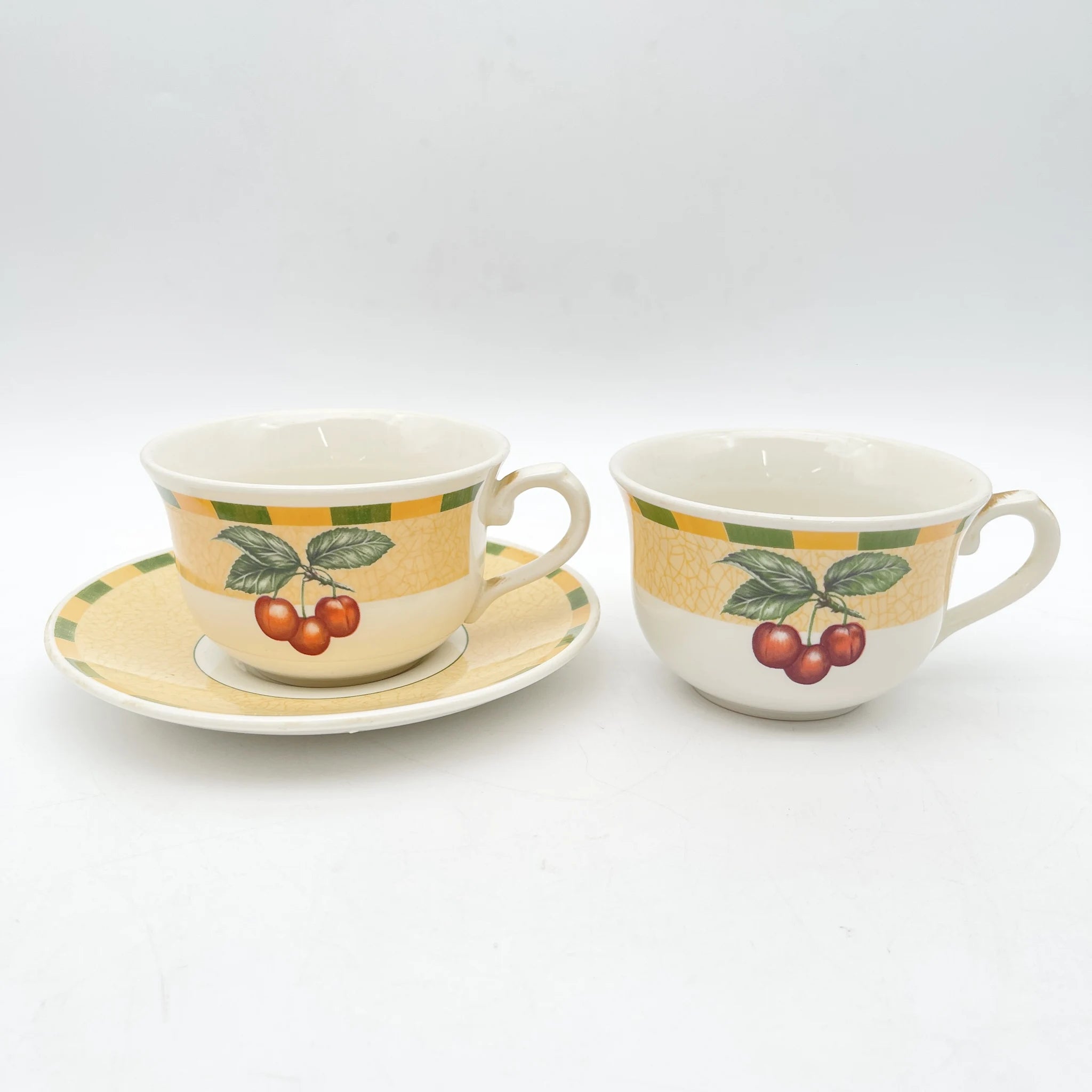 Churchill(チャーチル) / カップ&ソーサー+カップ / 推定20C後期 / 陶器 / イギリス / フルーツモチーフ / [リユース]