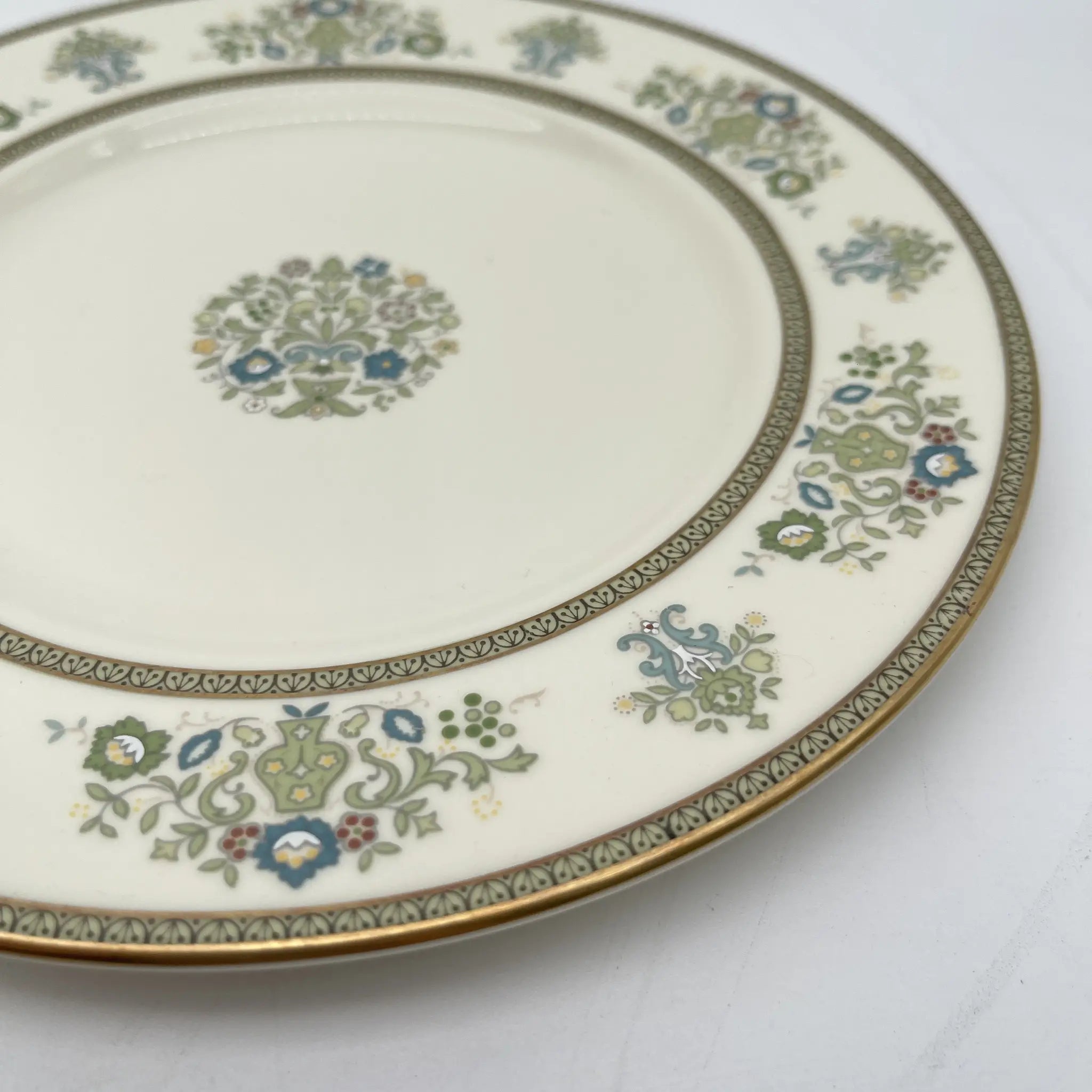[Vintage] Dinner plate (main plate) x 2 + dessert plate (middle plate) set