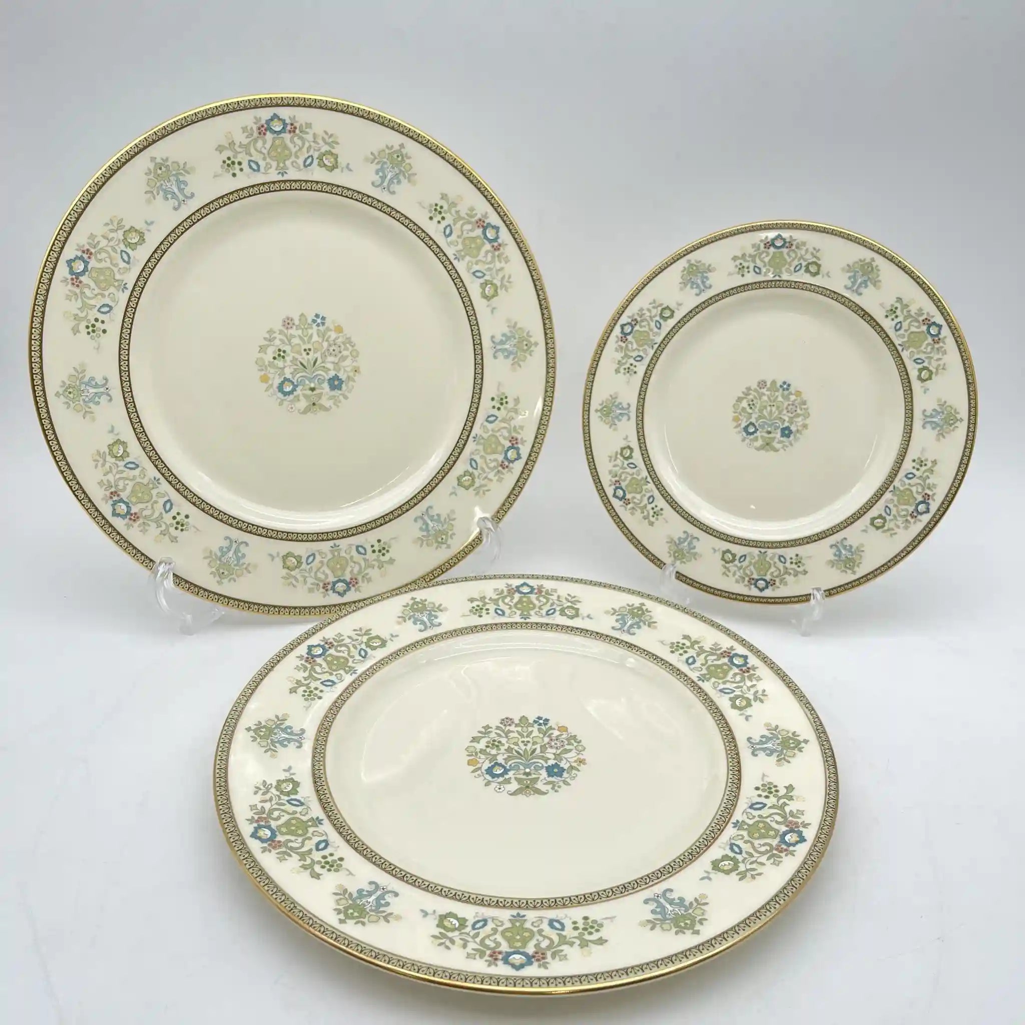 [Vintage] Dinner plate (main plate) x 2 + dessert plate (middle plate) set