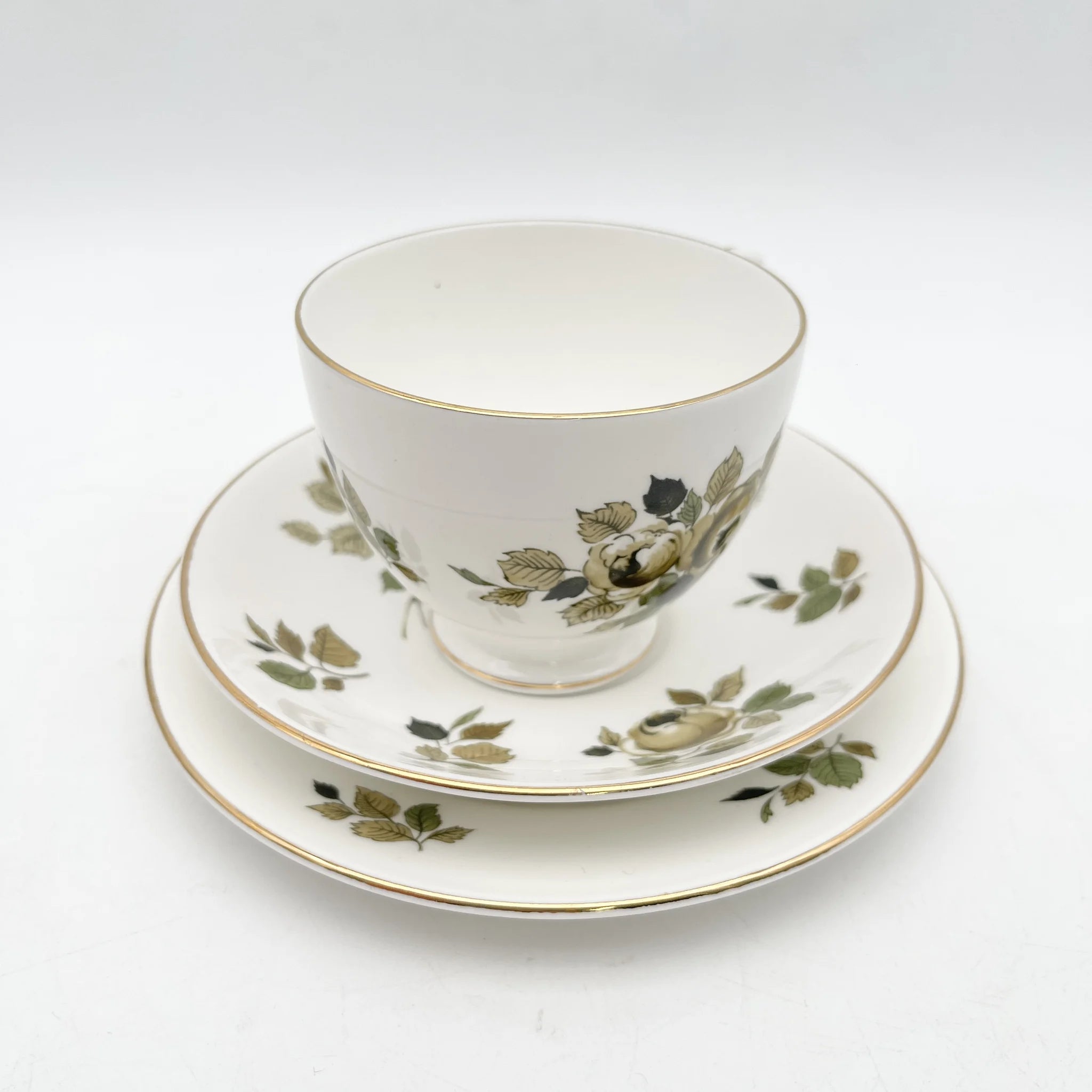 Crown Staffordshire / トリオ(C&S+デザートプレート)2P / 20C中期 / Fine Bone China / イギリス / 薔薇 / [アンティーク]