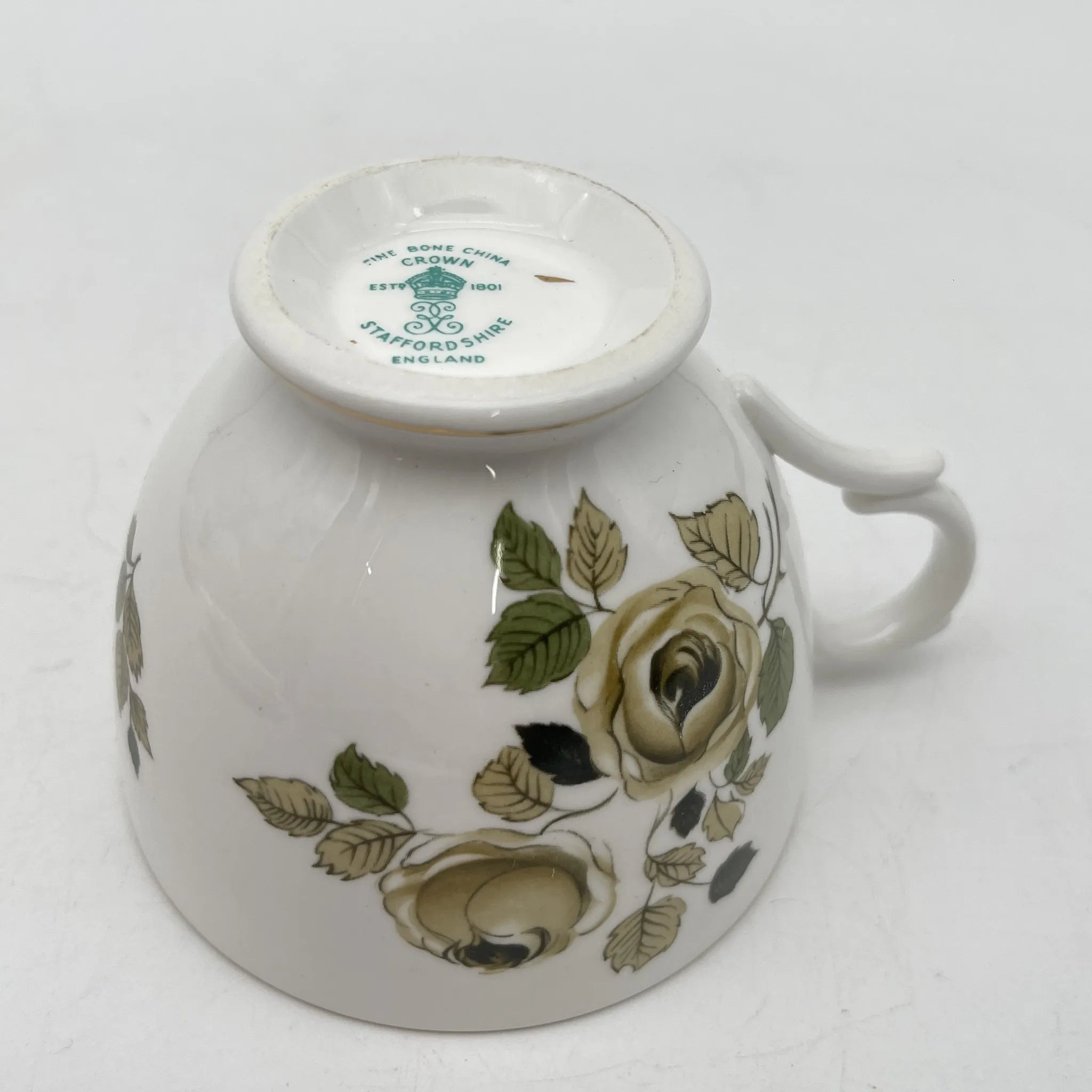Crown Staffordshire / トリオ(C&S+デザートプレート)2P / 20C中期 / Fine Bone China / イギリス / 薔薇 / [アンティーク]