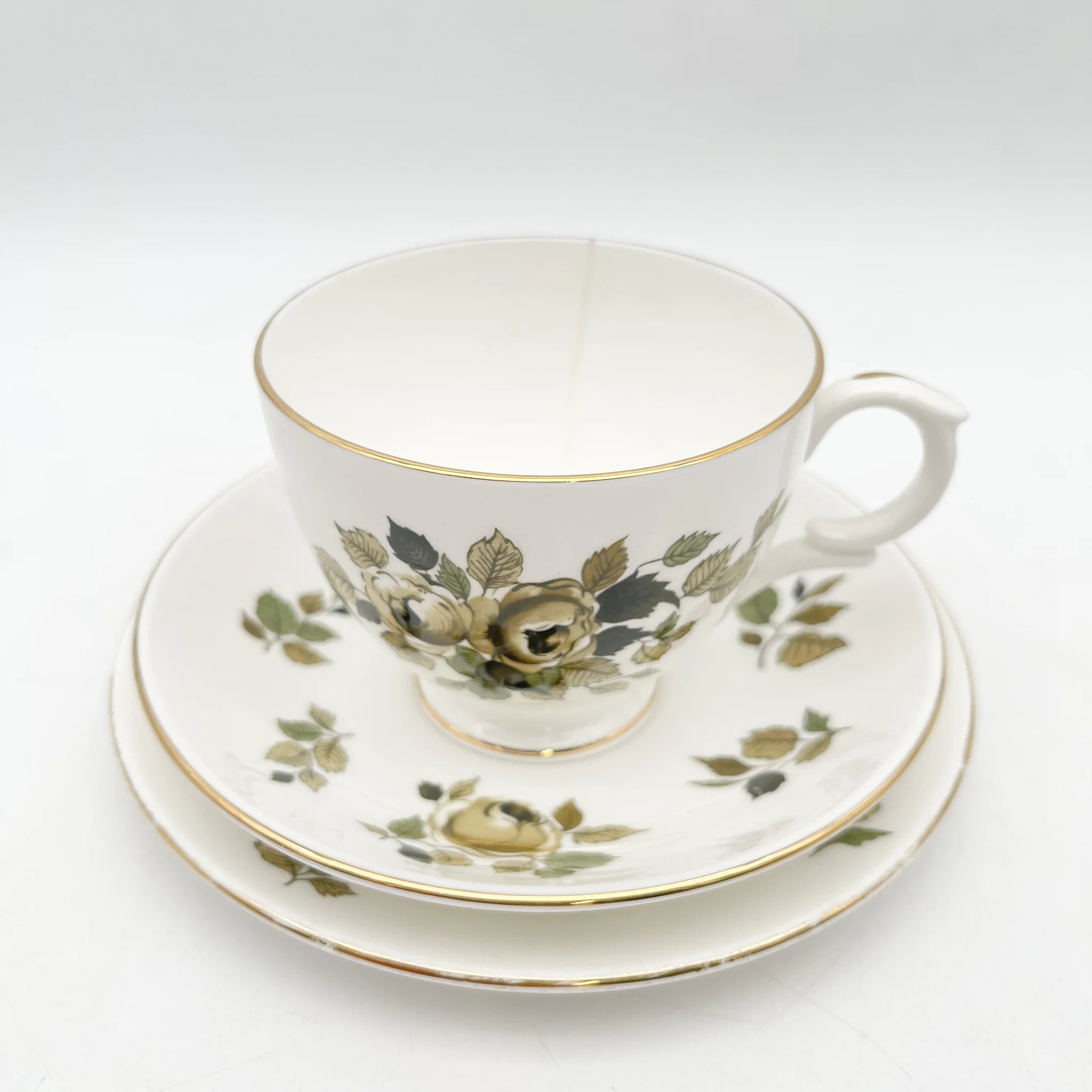 Crown Staffordshire / トリオ(C&S+デザートプレート)2P / 20C中期 / Fine Bone China / イギリス / 薔薇 / [アンティーク]