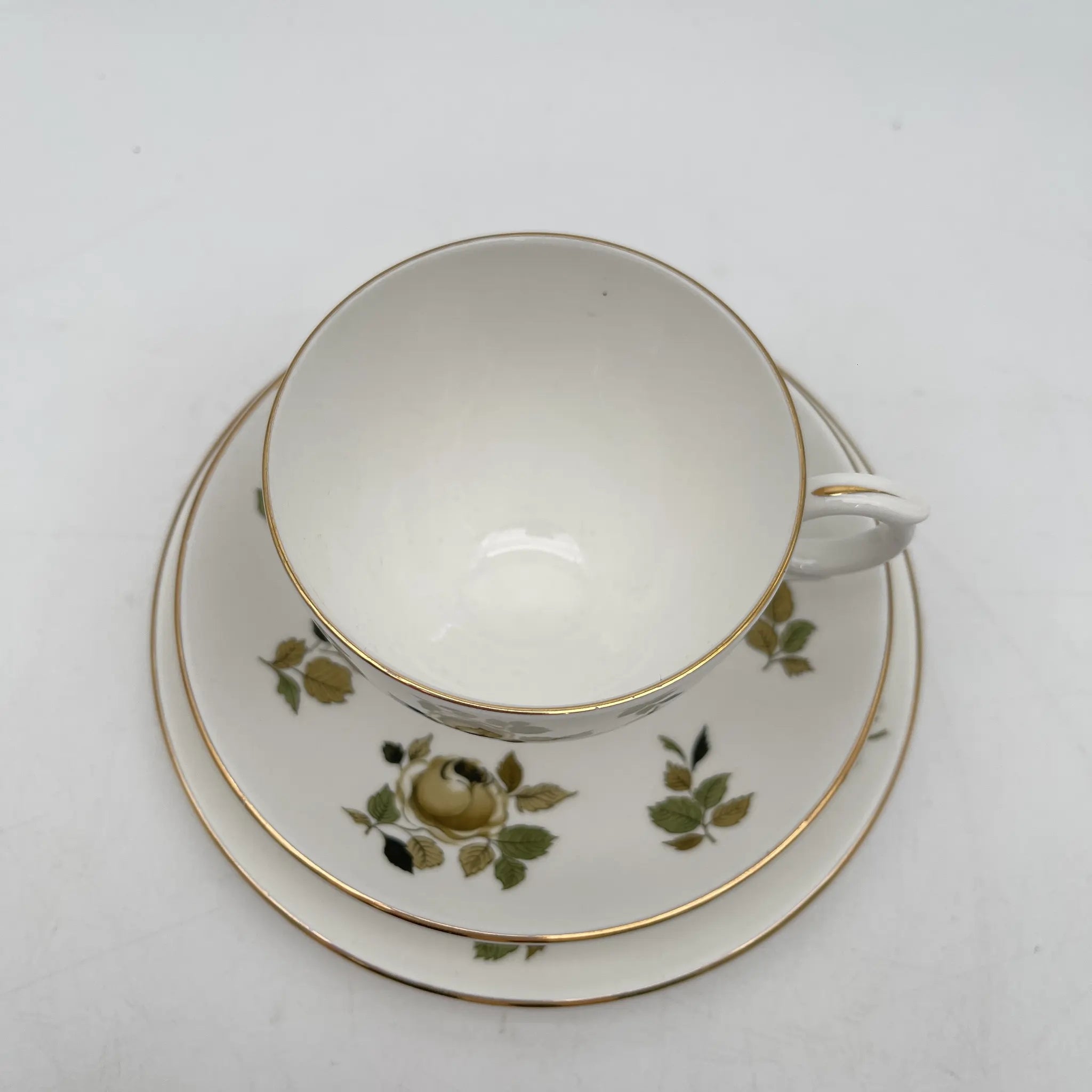 Crown Staffordshire / トリオ+デザートプレート / 20C中期 / Fine Bone China / イギリス / 薔薇 / [アンティーク]