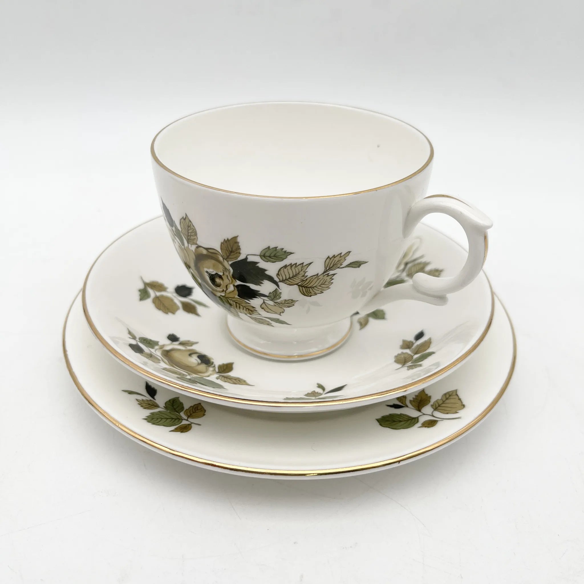 Crown Staffordshire / トリオ+デザートプレート / 20C中期 / Fine Bone China / イギリス / 薔薇 / [アンティーク]