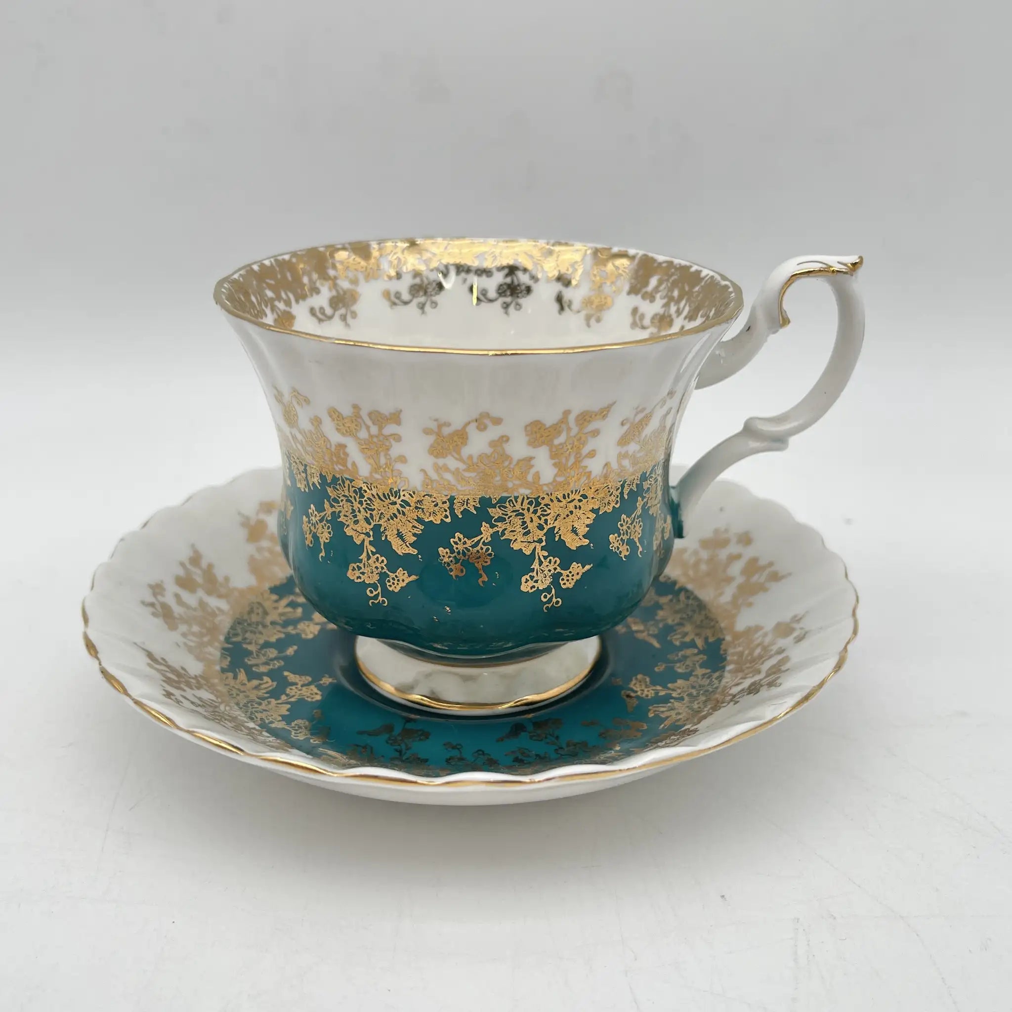 Royal Albert(ロイヤル・アルバート) / ティーカップ&ソーサー / Regal Series / 20C中期 / Bone China / イギリス / チンツ / [ビンテージ]