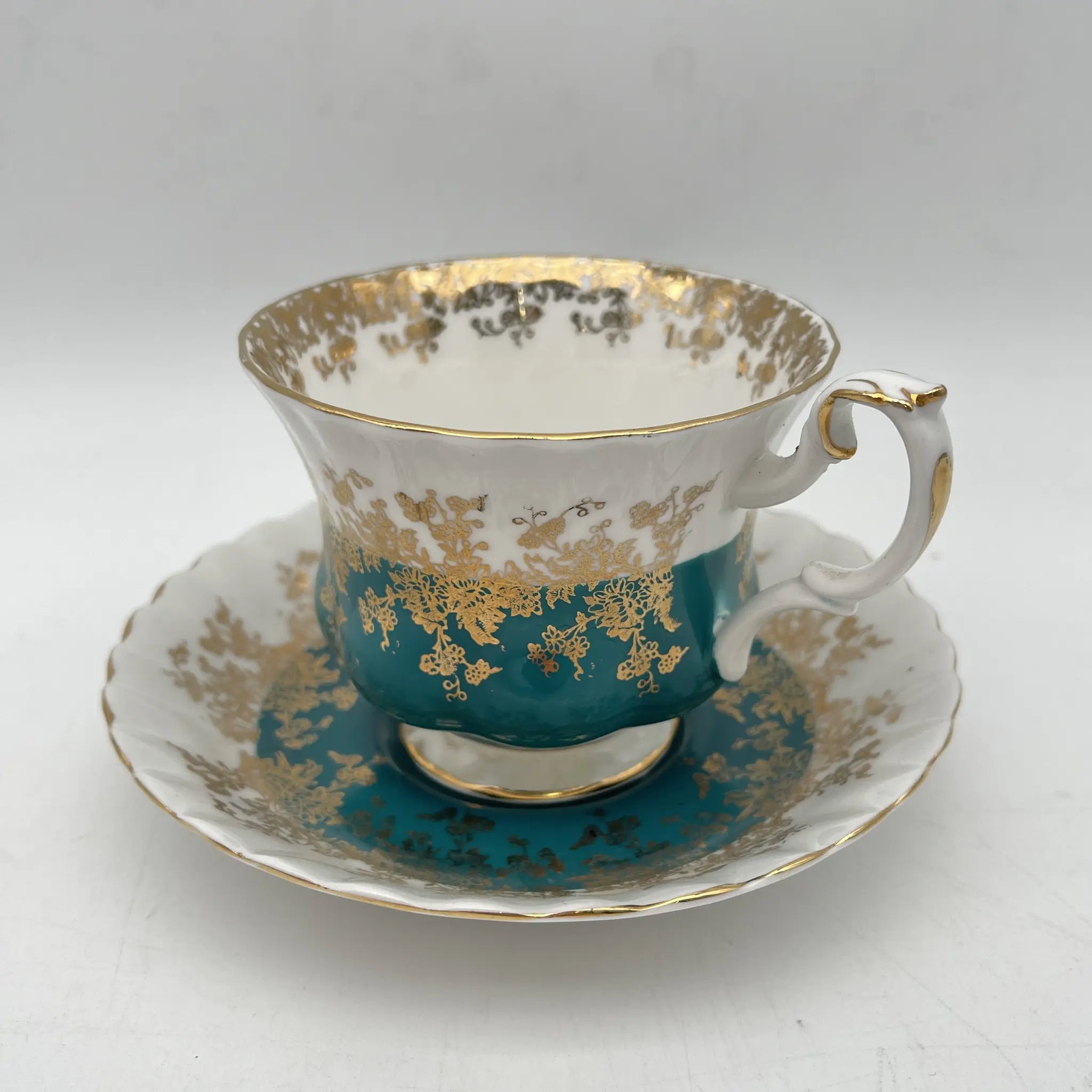 Royal Albert(ロイヤル・アルバート) / ティーカップ&ソーサー / Regal Series / 20C中期 / Bone China / イギリス / チンツ / [ビンテージ]