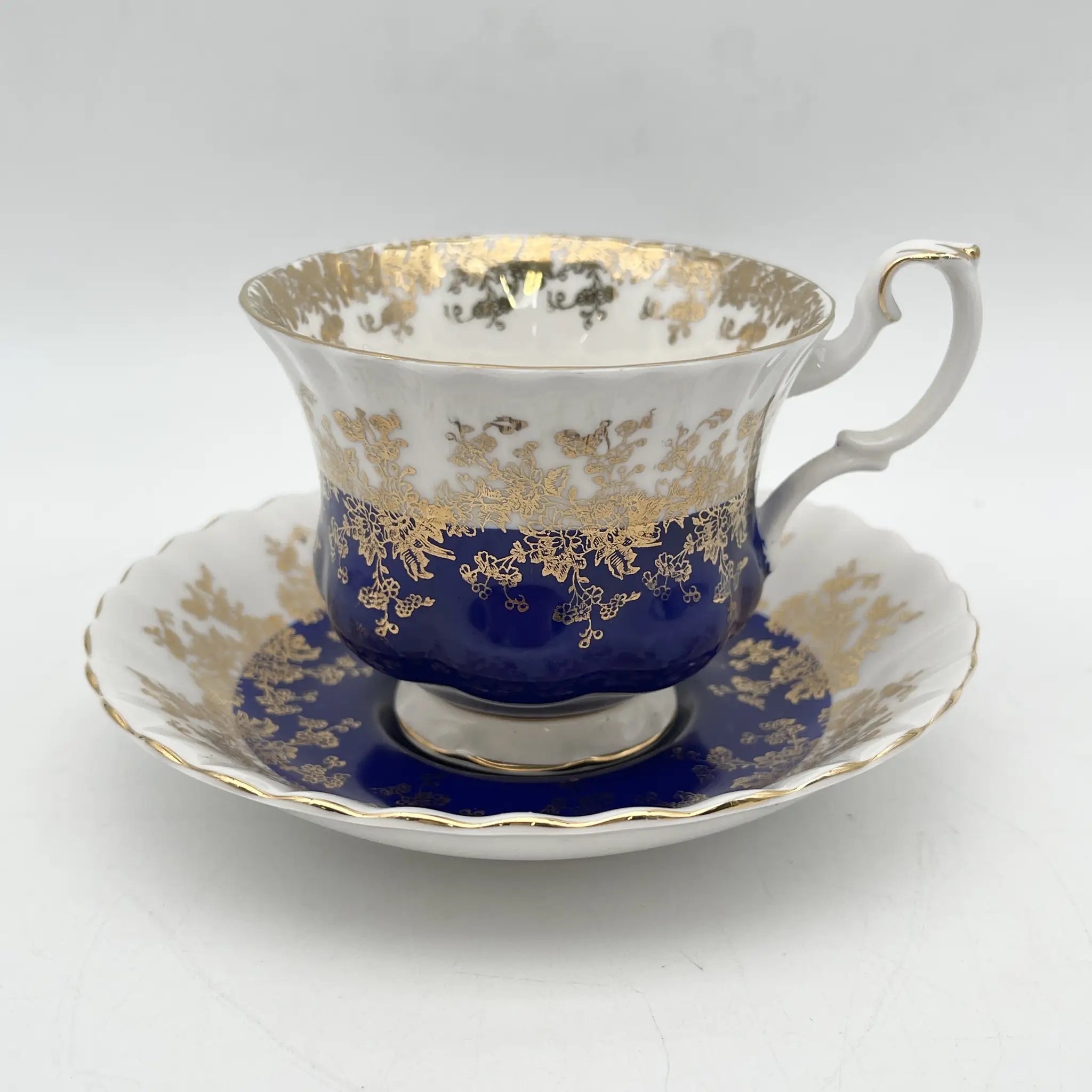 Royal Albert(ロイヤル・アルバート) / ティーカップ&ソーサー / Regal Series / 20C中期 / Bone China / イギリス / チンツ / [ビンテージ]