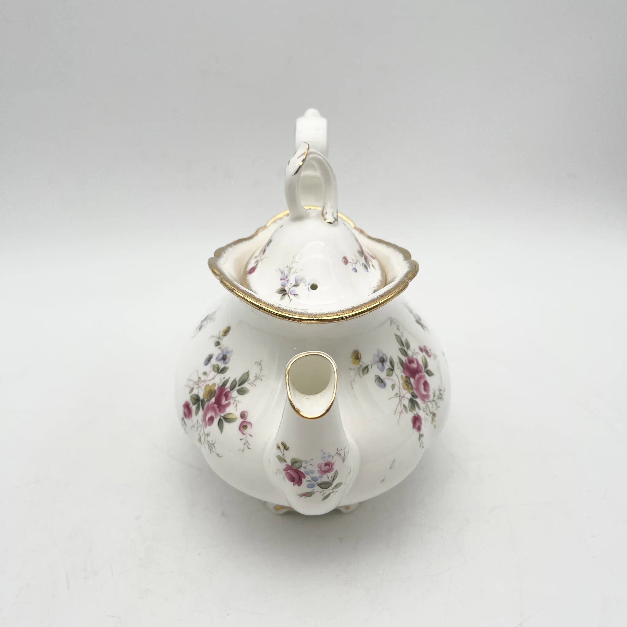 Royal Albert /茶壶/ Tenderness / 1970s- / Bone China /英国/ 骨中国，花卉图案，花卉图案，英国葡萄酒，陶瓷，洛可可风格，古典西餐餐具，金彩装饰，金轮辋/[葡萄酒]
