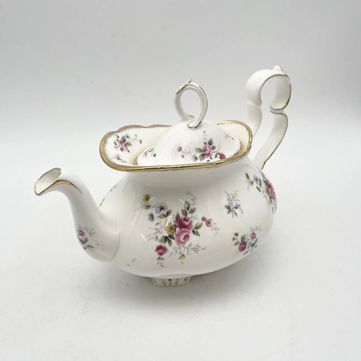 Royal Albert /茶壶/ Tenderness / 1970s- / Bone China /英国/ 骨中国，花卉图案，花卉图案，英国葡萄酒，陶瓷，洛可可风格，古典西餐餐具，金彩装饰，金轮辋/[葡萄酒]