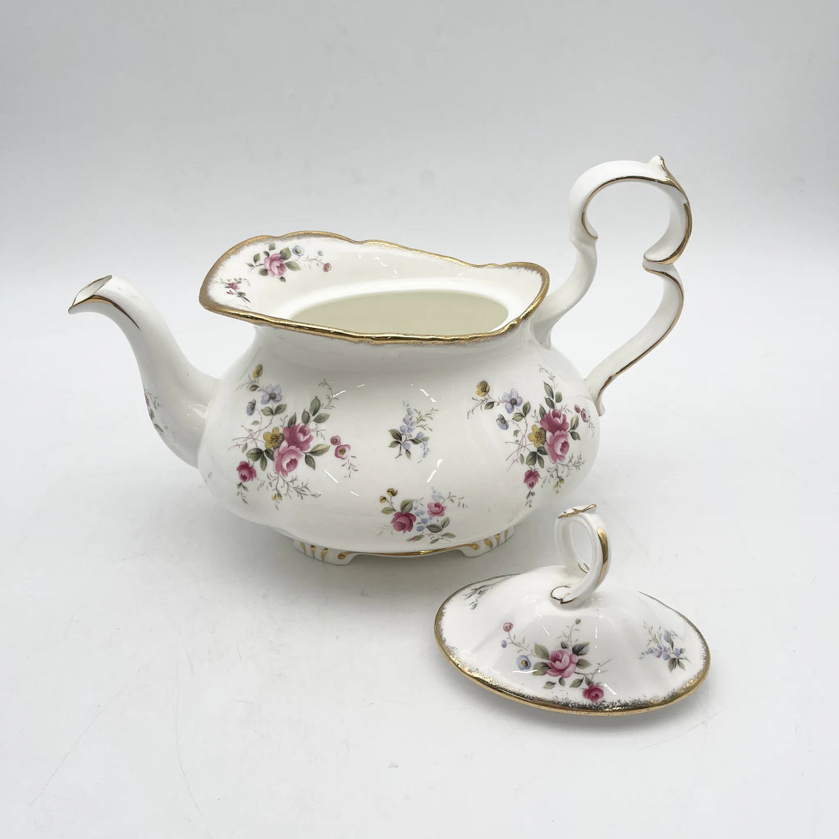 Royal Albert /茶壶/ Tenderness / 1970s- / Bone China /英国/ 骨中国，花卉图案，花卉图案，英国葡萄酒，陶瓷，洛可可风格，古典西餐餐具，金彩装饰，金轮辋/[葡萄酒]