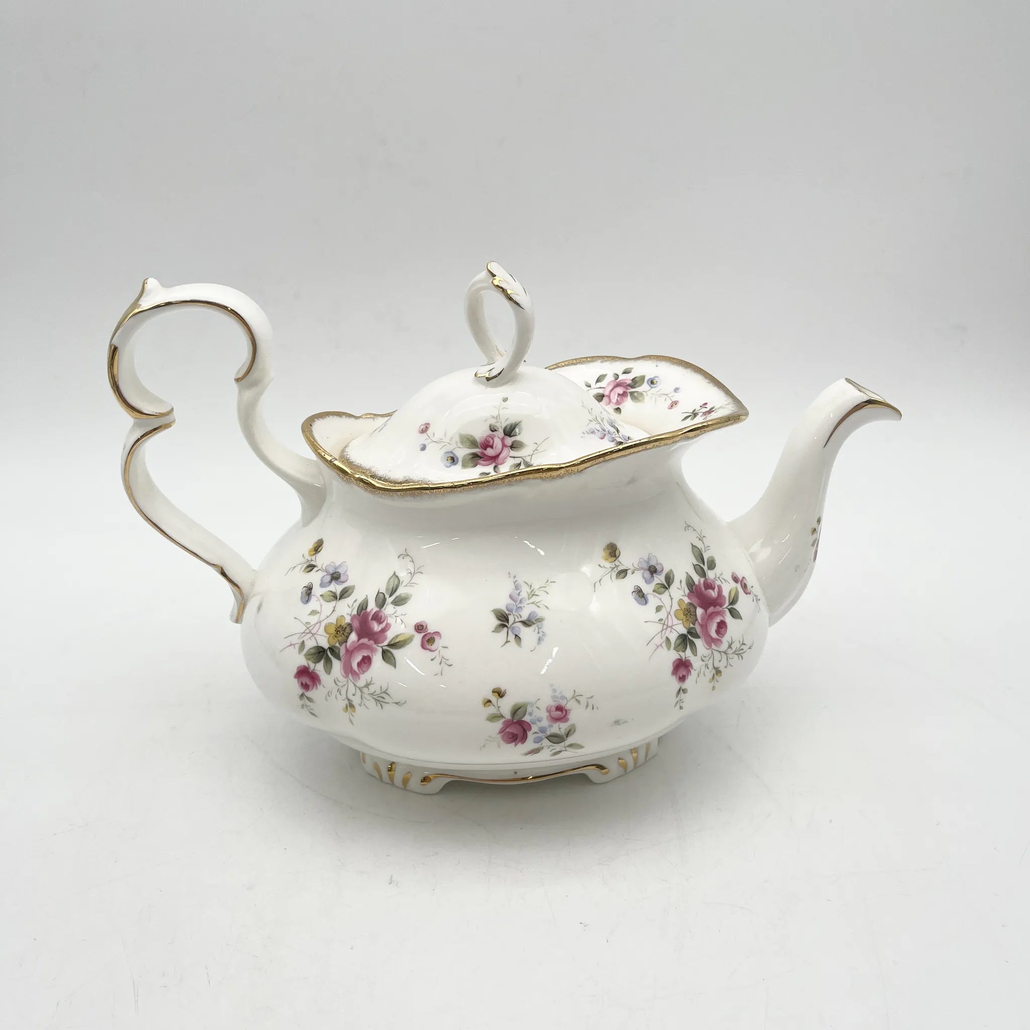 Royal Albert /茶壶/ Tenderness / 1970s- / Bone China /英国/ 骨中国，花卉图案，花卉图案，英国葡萄酒，陶瓷，洛可可风格，古典西餐餐具，金彩装饰，金轮辋/[葡萄酒]