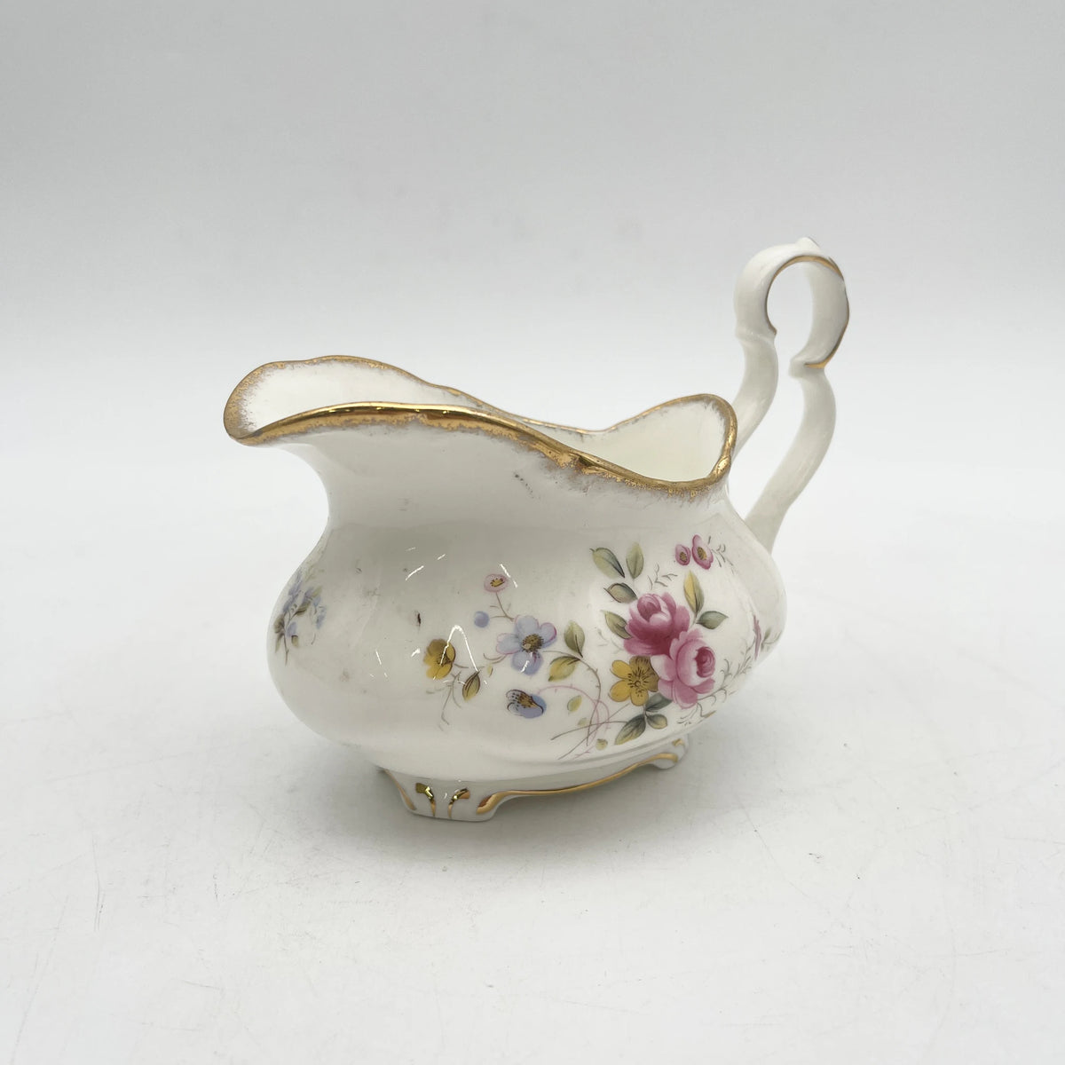 Royal Albert / cremer / Tenderness / 1970s- / Bone China /英国/ 骨中国，花卉图案，花卉图案，英国葡萄酒，陶瓷，洛可可风格，古典西餐餐具，金彩装饰，金轮辋/[葡萄酒]
