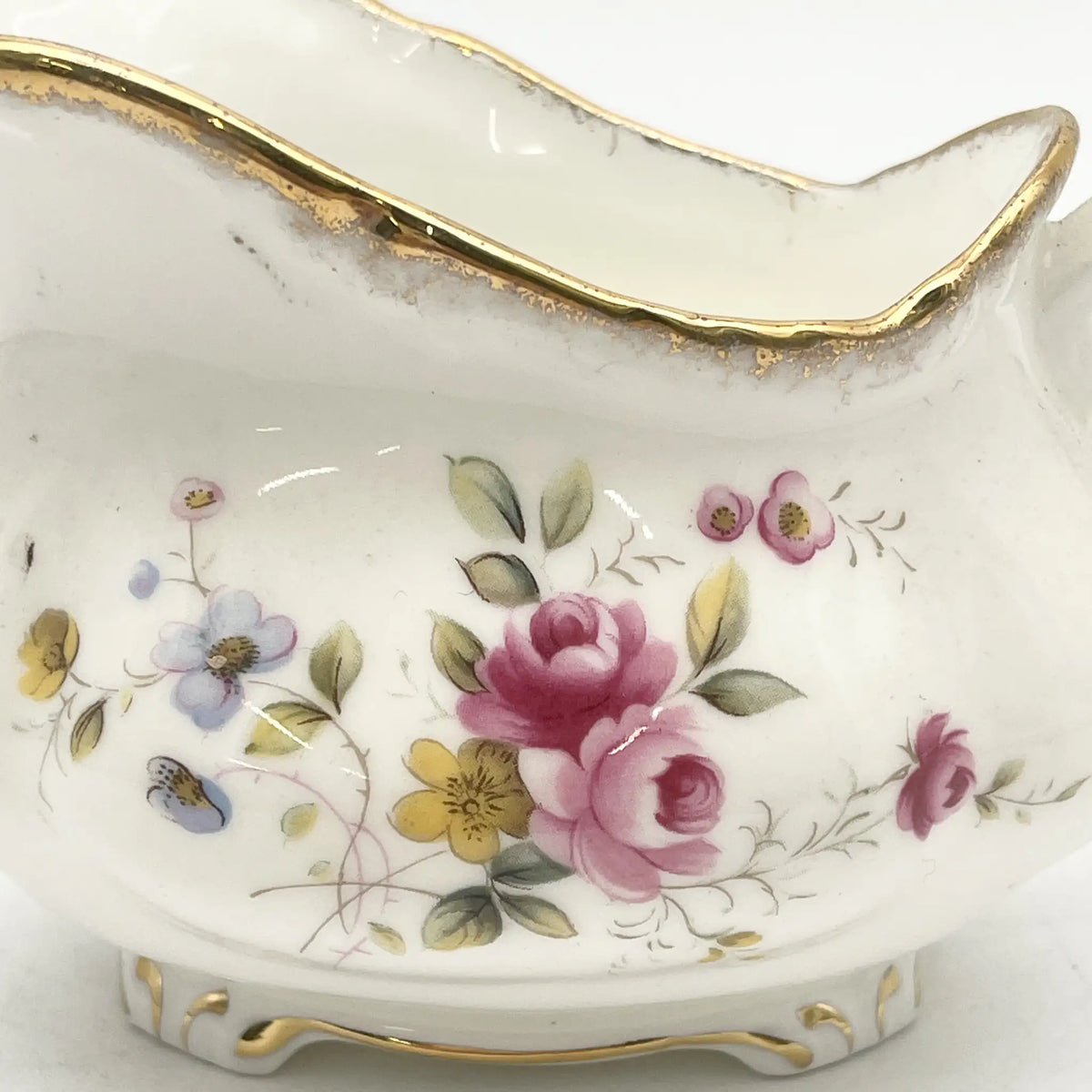 Royal Albert / cremer / Tenderness / 1970s- / Bone China /英国/ 骨中国，花卉图案，花卉图案，英国葡萄酒，陶瓷，洛可可风格，古典西餐餐具，金彩装饰，金轮辋/[葡萄酒]