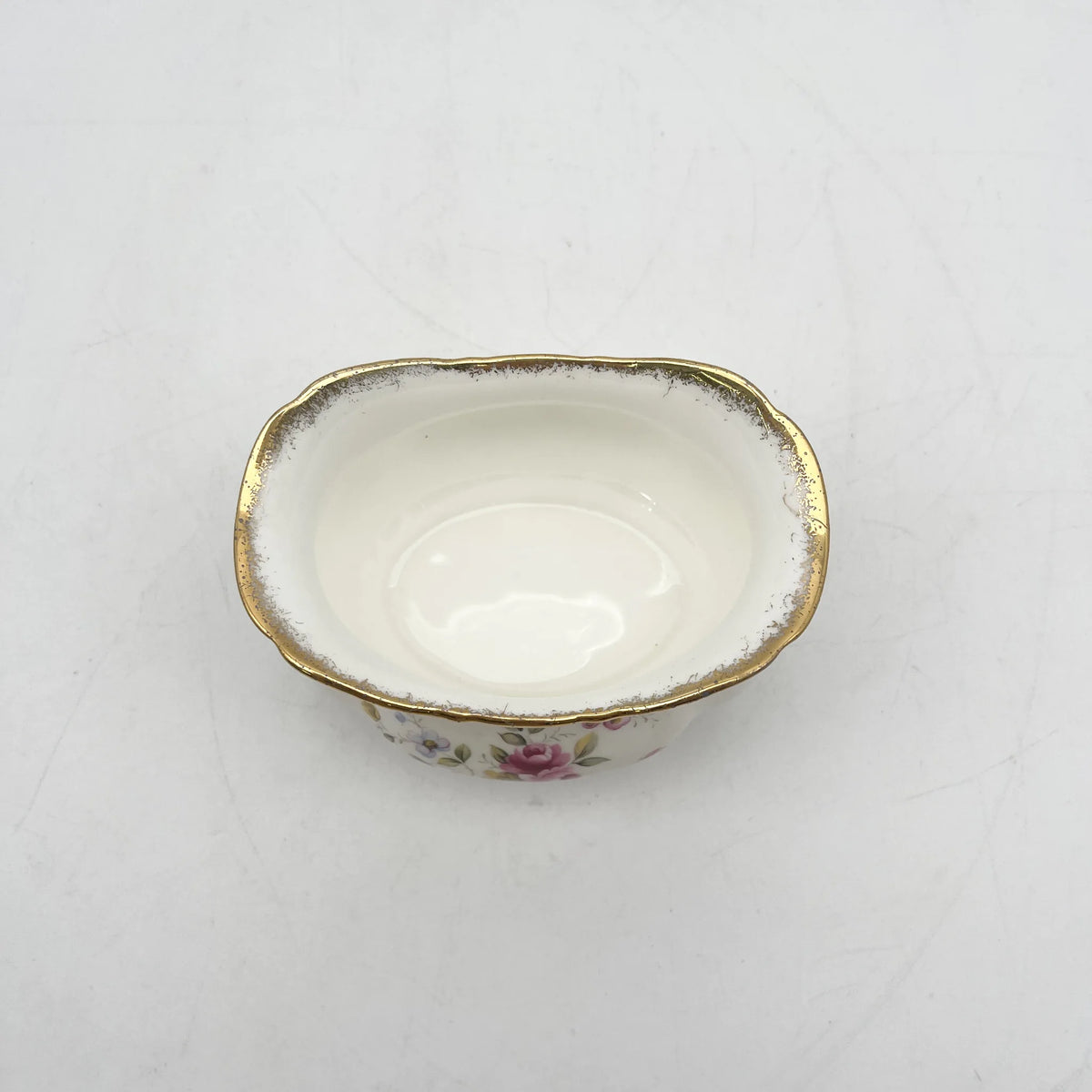 Royal Albert /糖碗/ Tenderness / 1970s- / Bone China /英国/ 骨中国，花卉图案，花卉图案，英国葡萄酒，陶瓷，洛可可风格，古典西餐餐具，金彩装饰，金轮辋/[葡萄酒]