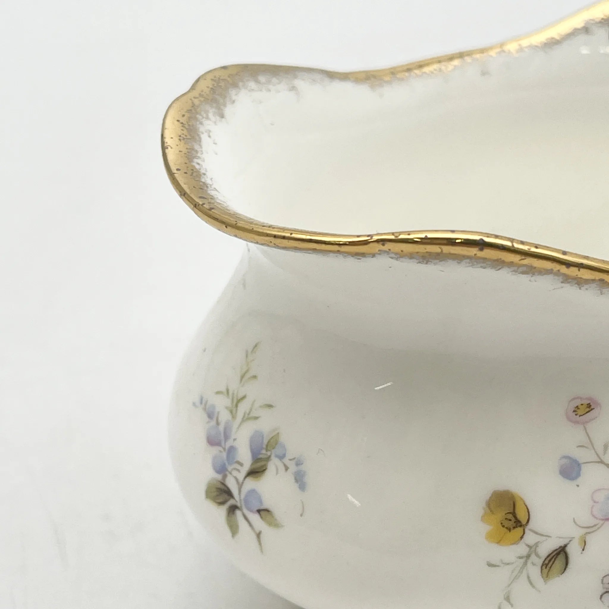 Royal Albert /糖碗/ Tenderness / 1970s- / Bone China /英国/ 骨中国，花卉图案，花卉图案，英国葡萄酒，陶瓷，洛可可风格，古典西餐餐具，金彩装饰，金轮辋/[葡萄酒]