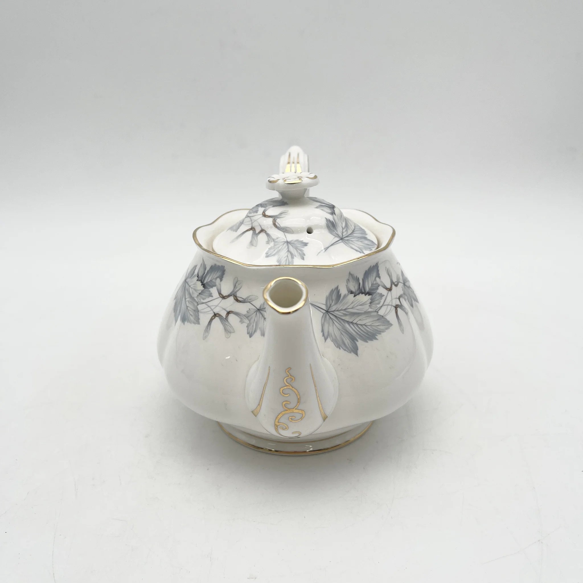 Royal Albert /茶壶/ Silver Maple / 1950s- / Bone China /英国/ 骨中国，叶柄，植物学，金轮辋，金彩装饰，英国葡萄酒，陶瓷，单色调，经典，西式餐具/[葡萄酒]
