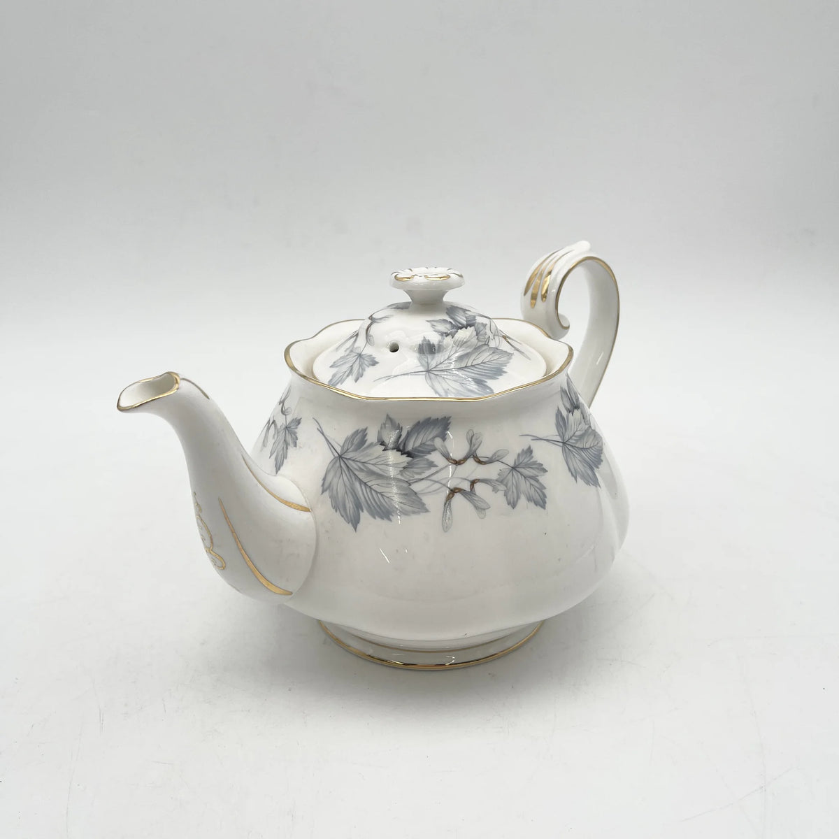 Royal Albert /茶壶/ Silver Maple / 1950s- / Bone China /英国/ 骨中国，叶柄，植物学，金轮辋，金彩装饰，英国葡萄酒，陶瓷，单色调，经典，西式餐具/[葡萄酒]