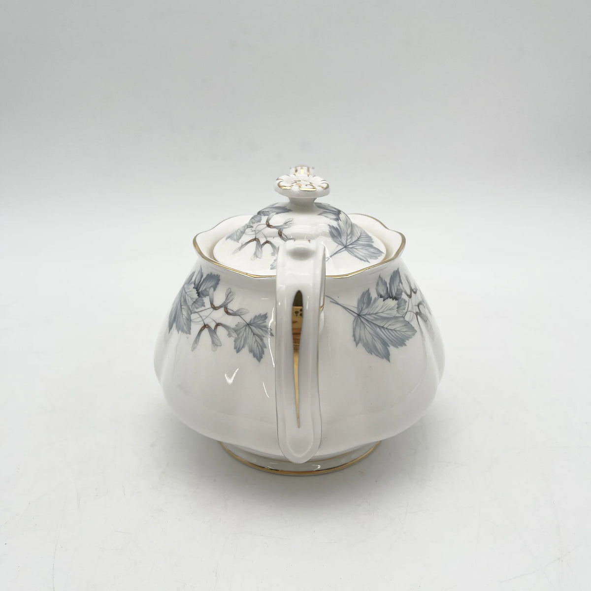 Royal Albert /茶壶/ Silver Maple / 1950s- / Bone China /英国/ 骨中国，叶柄，植物学，金轮辋，金彩装饰，英国葡萄酒，陶瓷，单色调，经典，西式餐具/[葡萄酒]