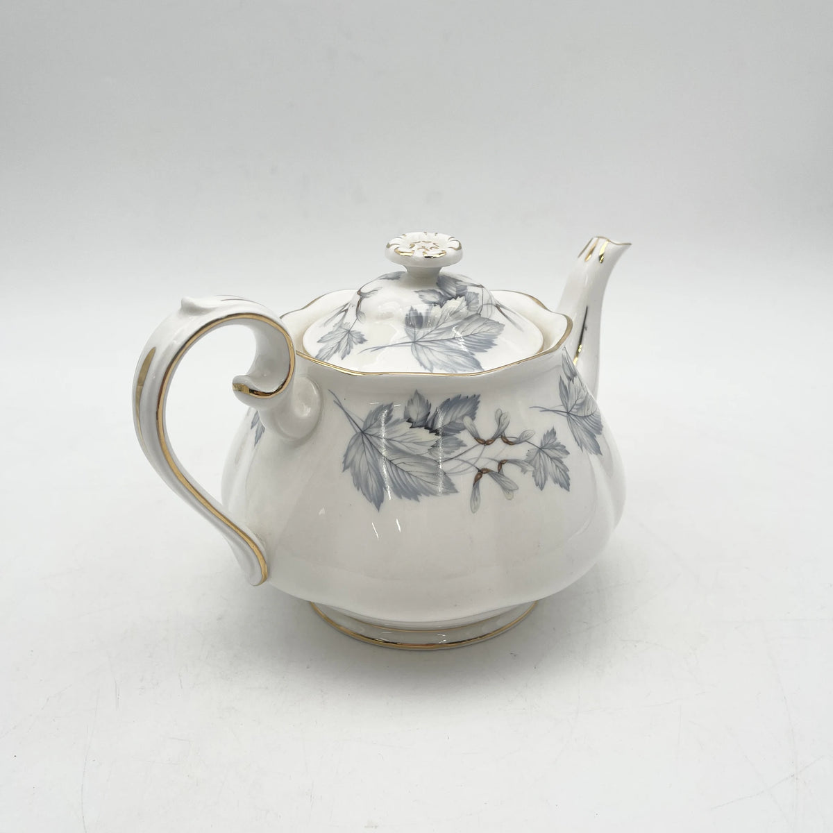 Royal Albert /茶壶/ Silver Maple / 1950s- / Bone China /英国/ 骨中国，叶柄，植物学，金轮辋，金彩装饰，英国葡萄酒，陶瓷，单色调，经典，西式餐具/[葡萄酒]