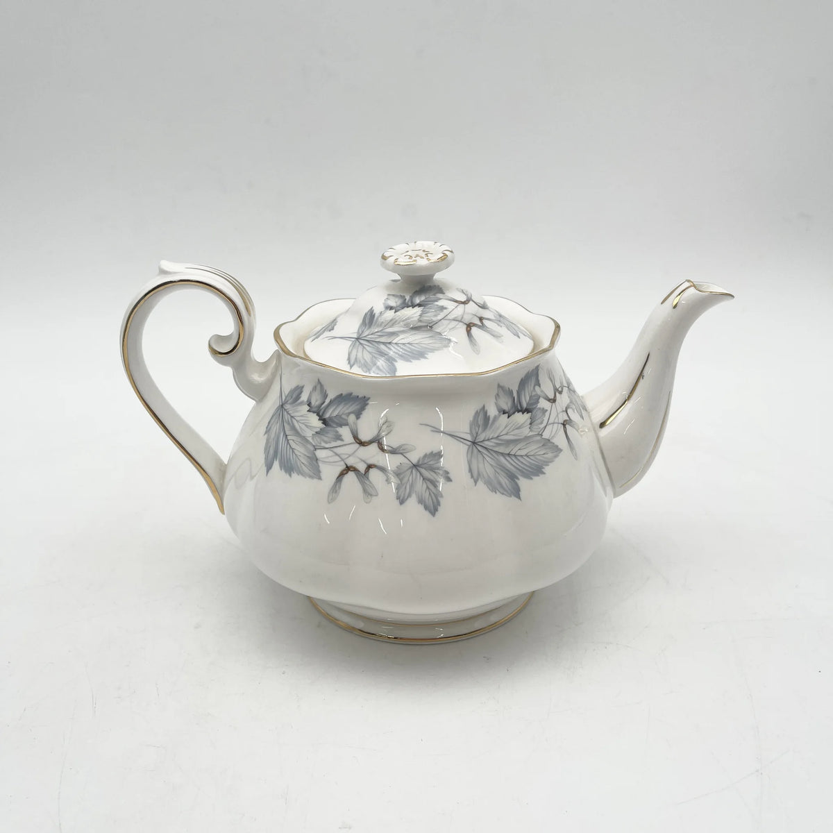 Royal Albert /茶壶/ Silver Maple / 1950s- / Bone China /英国/ 骨中国，叶柄，植物学，金轮辋，金彩装饰，英国葡萄酒，陶瓷，单色调，经典，西式餐具/[葡萄酒]