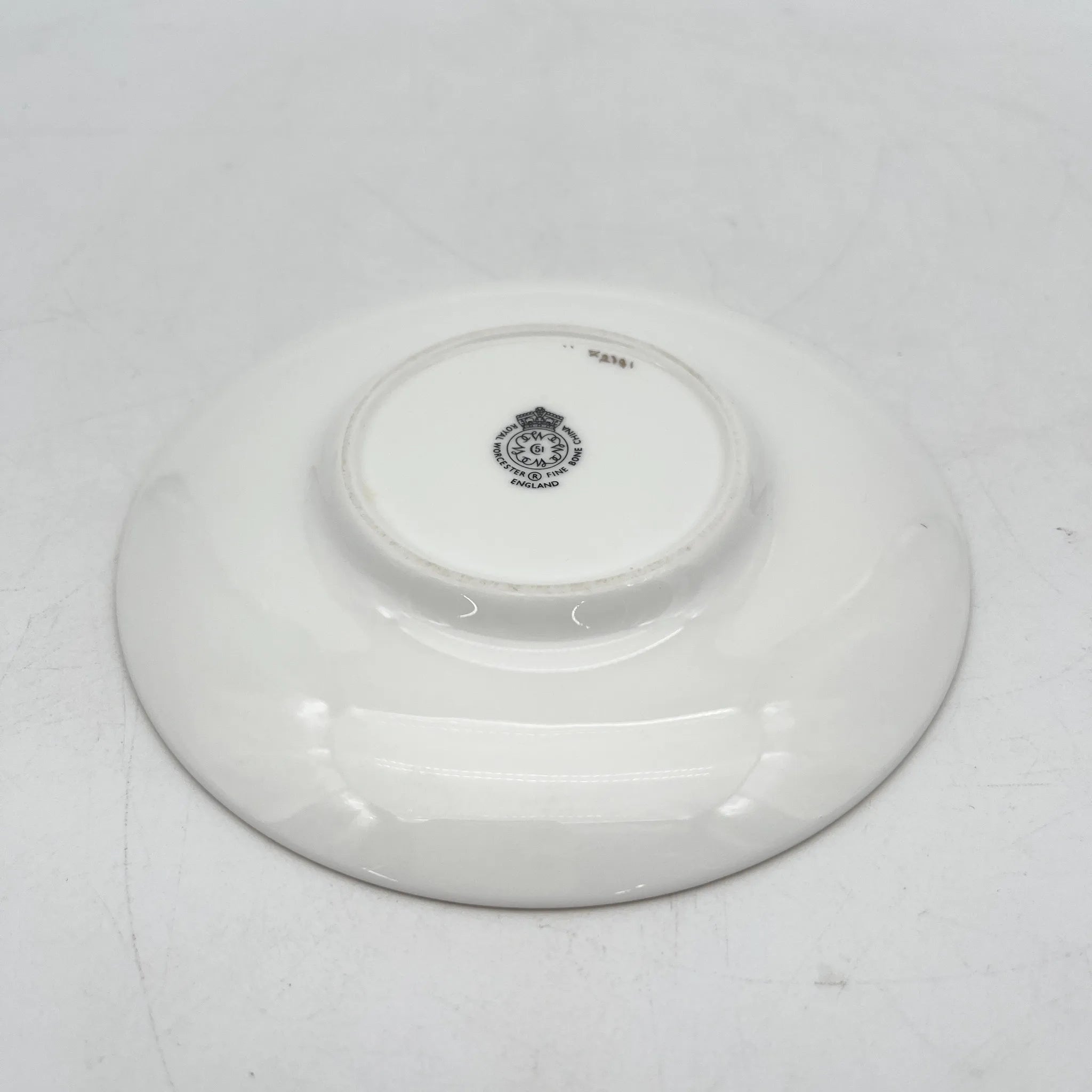 Royal Worcester(ロイヤル・ウースター) / カップ&ソーサー2P / 20C中後期 / Fine Bone China / イギリス / アルパイン・フラワー, 金彩 / [アンティーク]