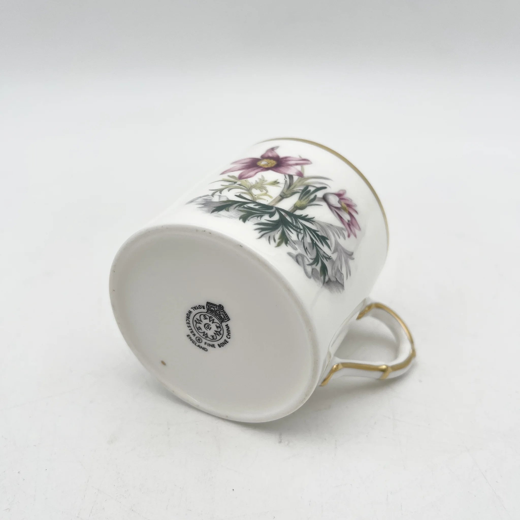 Royal Worcester(ロイヤル・ウースター) / カップ&ソーサー / 20C中後期 / Fine Bone China / イギリス / アルパイン・フラワー, 金彩 / [アンティーク]