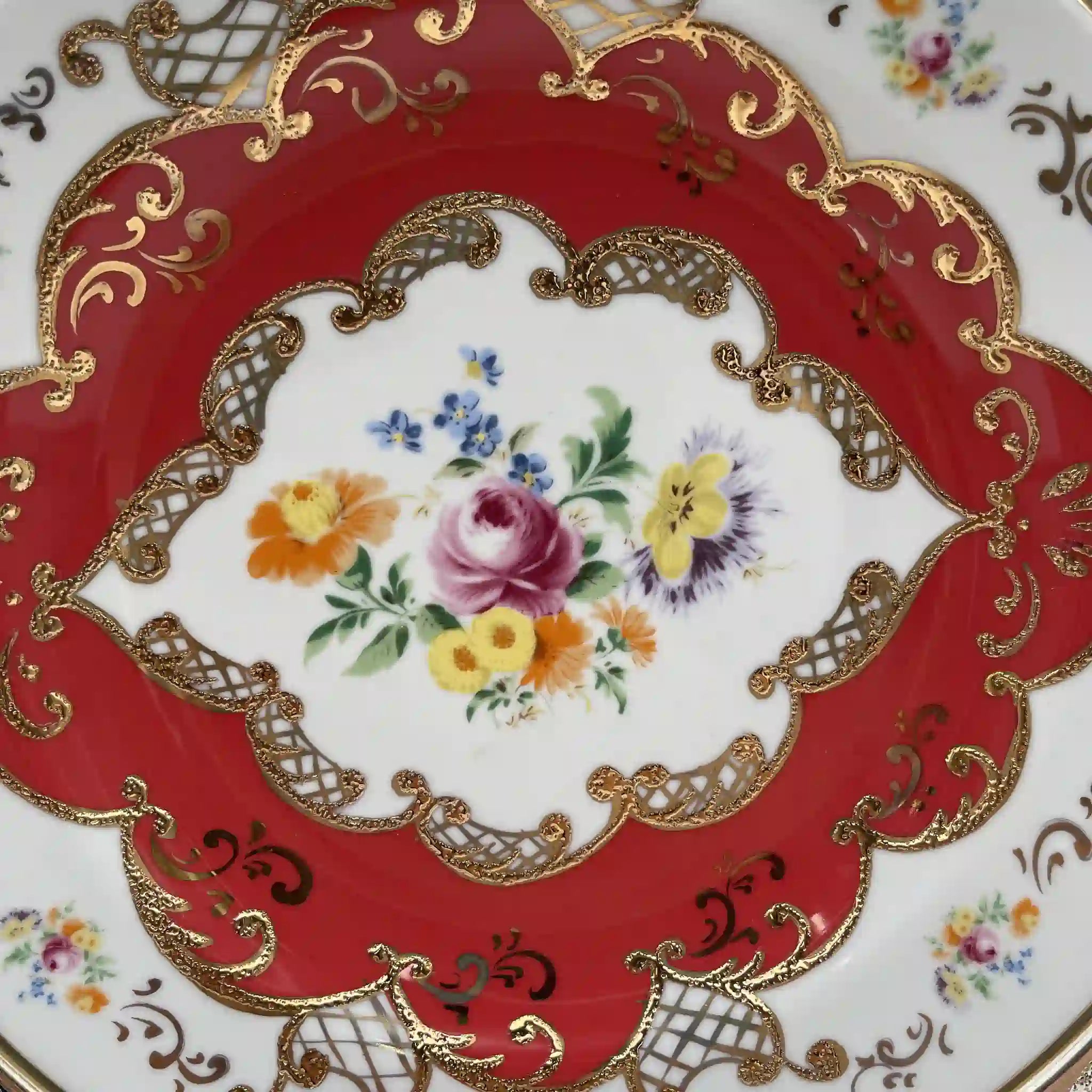 KUTAHYA PORSELEN（キュタフヤ・ポルセレン） / 飾り皿 / Burcu（ブルジュ） / 2017 / 磁器 / トルコ / ハンドメイド, 箱付 / [リユース]