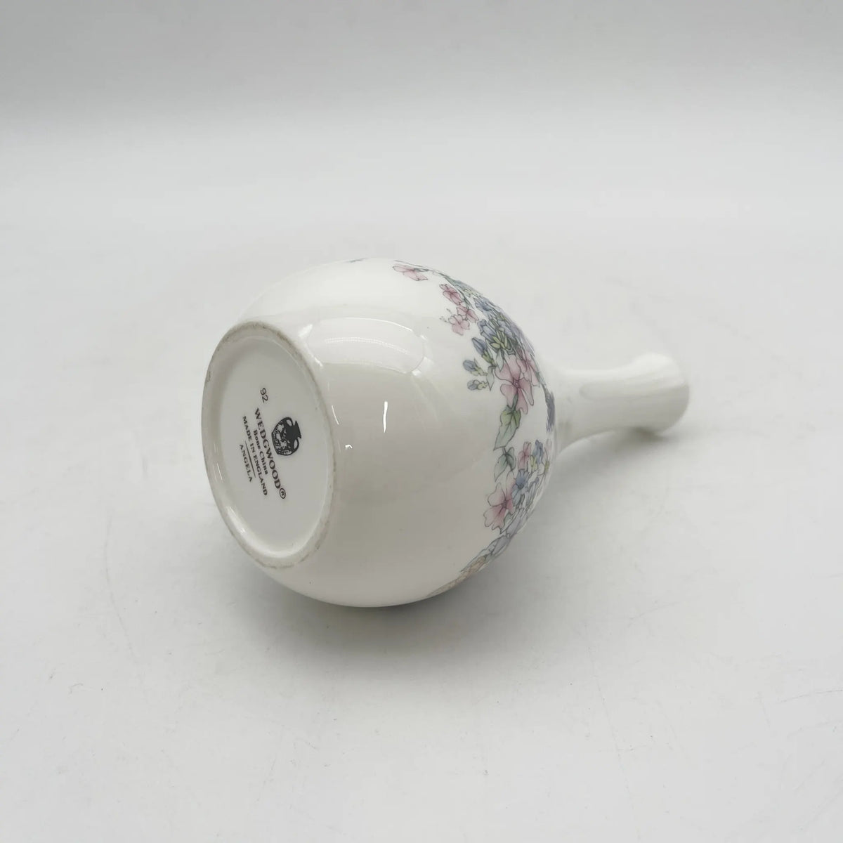 Wedgwood /花瓶/ ANGELA /瓷器/英国/花卉图案，一朵花，滴形，洛可可风格，古董风格，西洋陶瓷/ [复古]
