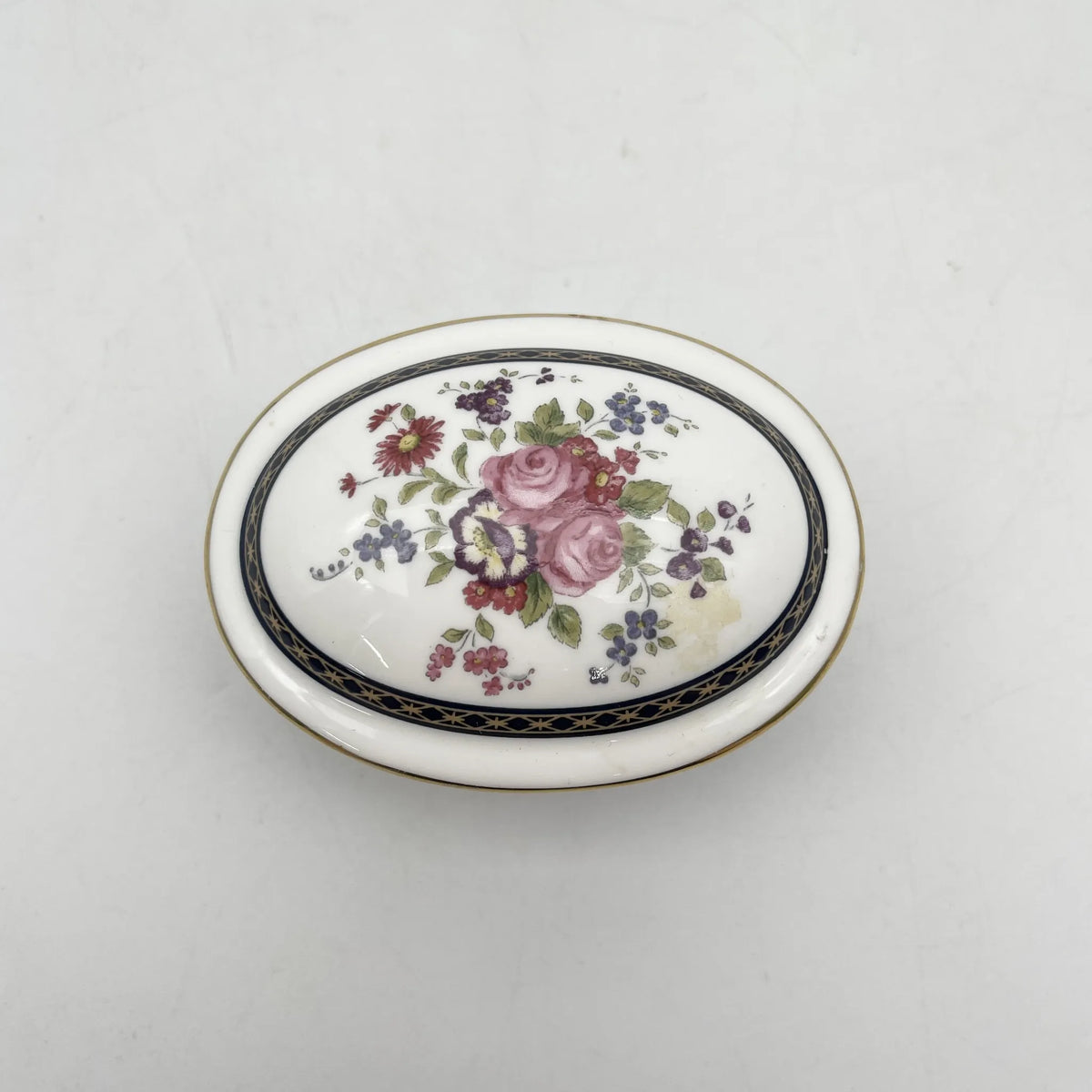 Royal Doulton（皇家道尔顿）/小盒/ CENTENNIAL ROSE (CENTENNIAL ROSE) /瓷器/英国/ 金彩，椭圆形，带盖，花卉图案，洛可可风格，古董风格，西洋陶瓷/[复古]