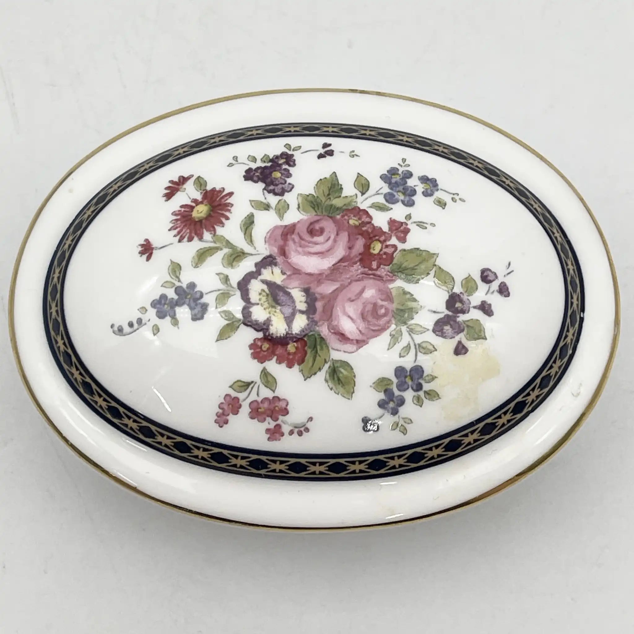 Royal Doulton（皇家道尔顿）/小盒/ CENTENNIAL ROSE (CENTENNIAL ROSE) /瓷器/英国/ 金彩，椭圆形，带盖，花卉图案，洛可可风格，古董风格，西洋陶瓷/[复古]