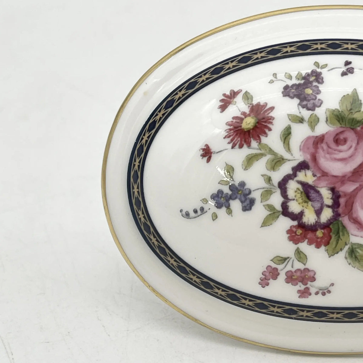 Royal Doulton（皇家道尔顿）/小盒/ CENTENNIAL ROSE (CENTENNIAL ROSE) /瓷器/英国/ 金彩，椭圆形，带盖，花卉图案，洛可可风格，古董风格，西洋陶瓷/[复古]