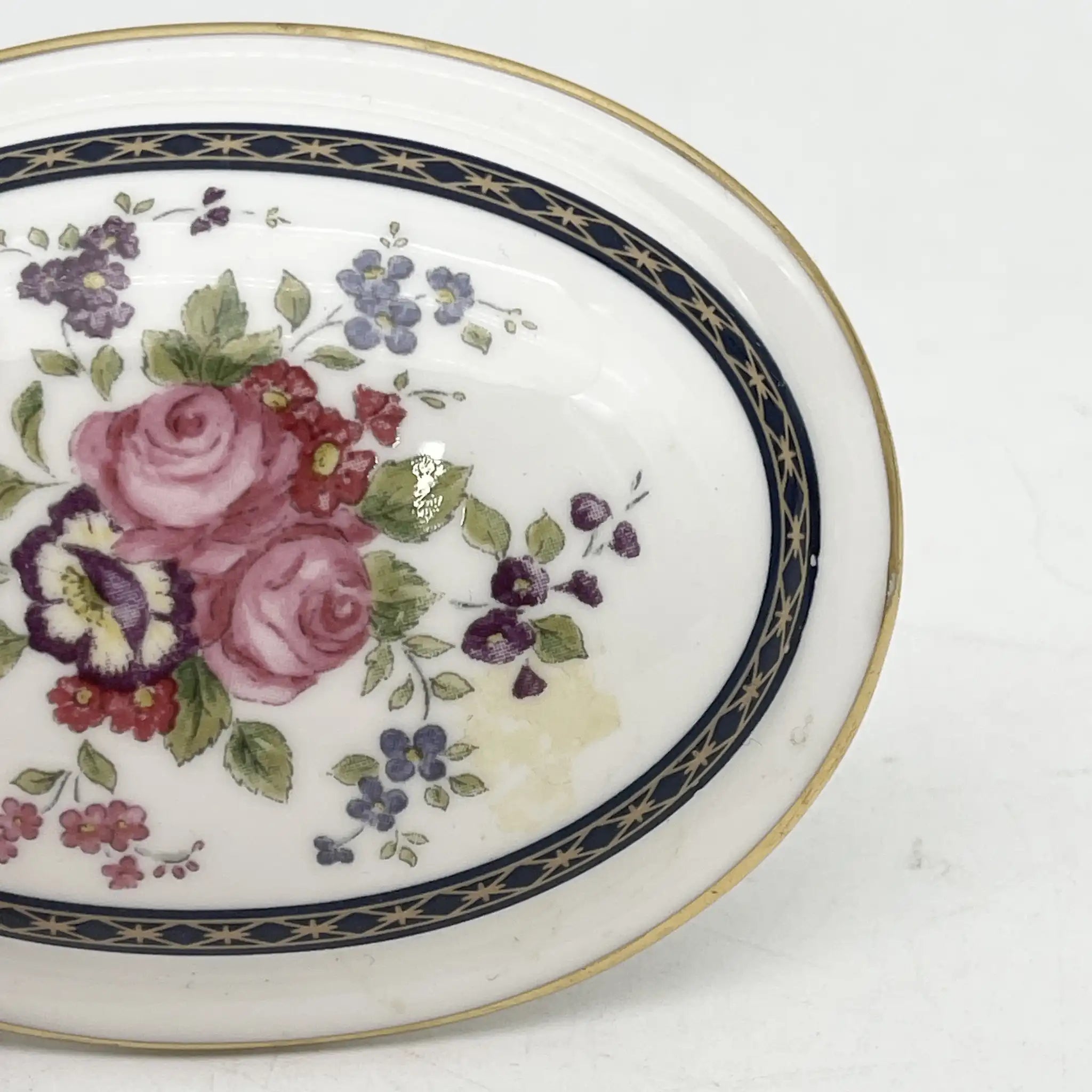 Royal Doulton（皇家道尔顿）/小盒/ CENTENNIAL ROSE (CENTENNIAL ROSE) /瓷器/英国/ 金彩，椭圆形，带盖，花卉图案，洛可可风格，古董风格，西洋陶瓷/[复古]