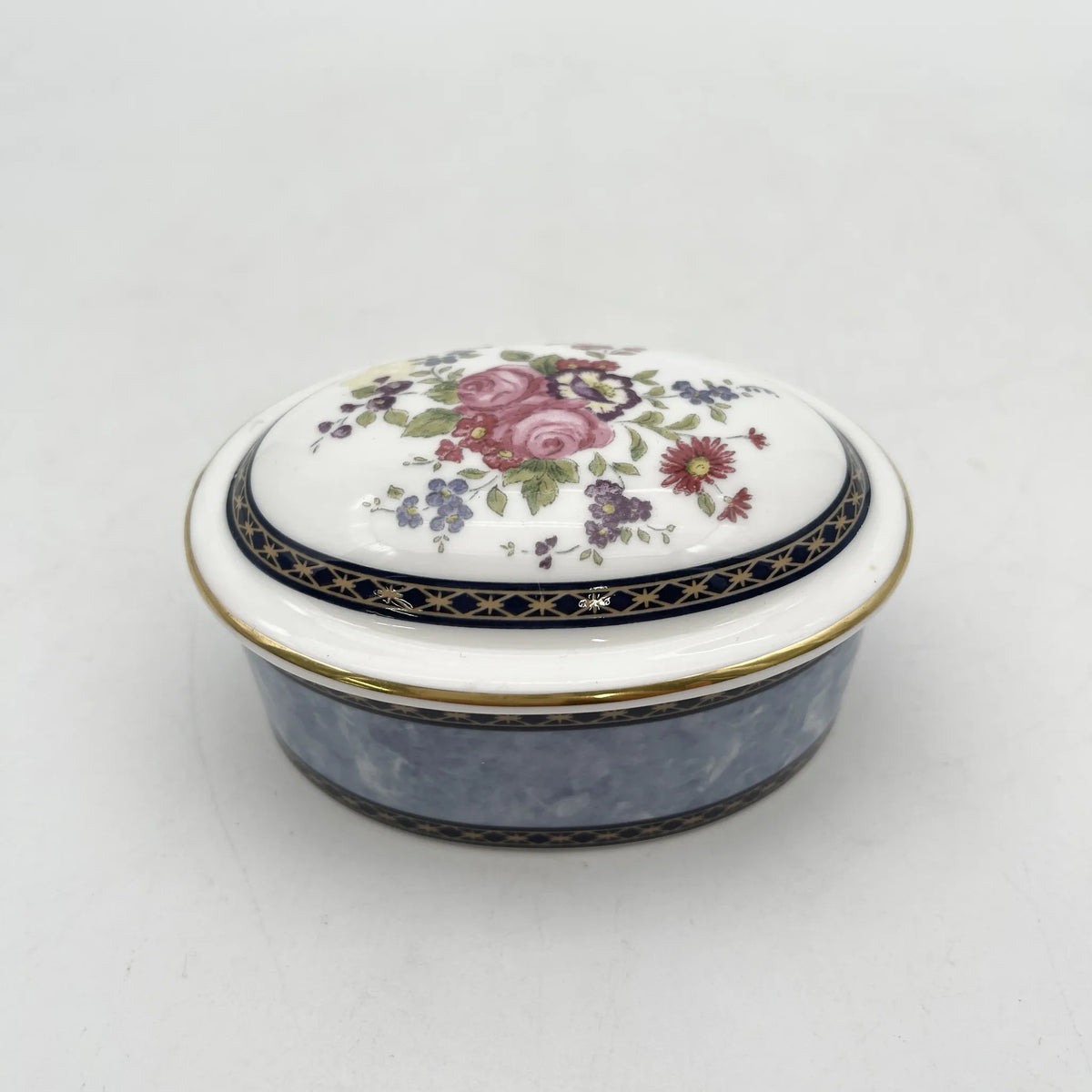 Royal Doulton（皇家道尔顿）/小盒/ CENTENNIAL ROSE (CENTENNIAL ROSE) /瓷器/英国/ 金彩，椭圆形，带盖，花卉图案，洛可可风格，古董风格，西洋陶瓷/[复古]