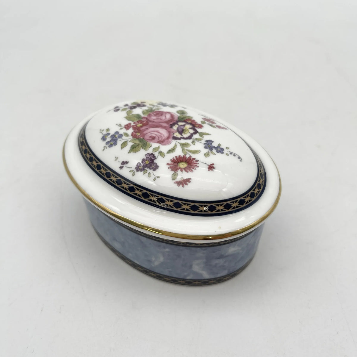 Royal Doulton（皇家道尔顿）/小盒/ CENTENNIAL ROSE (CENTENNIAL ROSE) /瓷器/英国/ 金彩，椭圆形，带盖，花卉图案，洛可可风格，古董风格，西洋陶瓷/[复古]