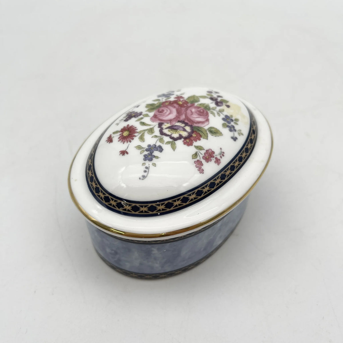 Royal Doulton（皇家道尔顿）/小盒/ CENTENNIAL ROSE (CENTENNIAL ROSE) /瓷器/英国/ 金彩，椭圆形，带盖，花卉图案，洛可可风格，古董风格，西洋陶瓷/[复古]