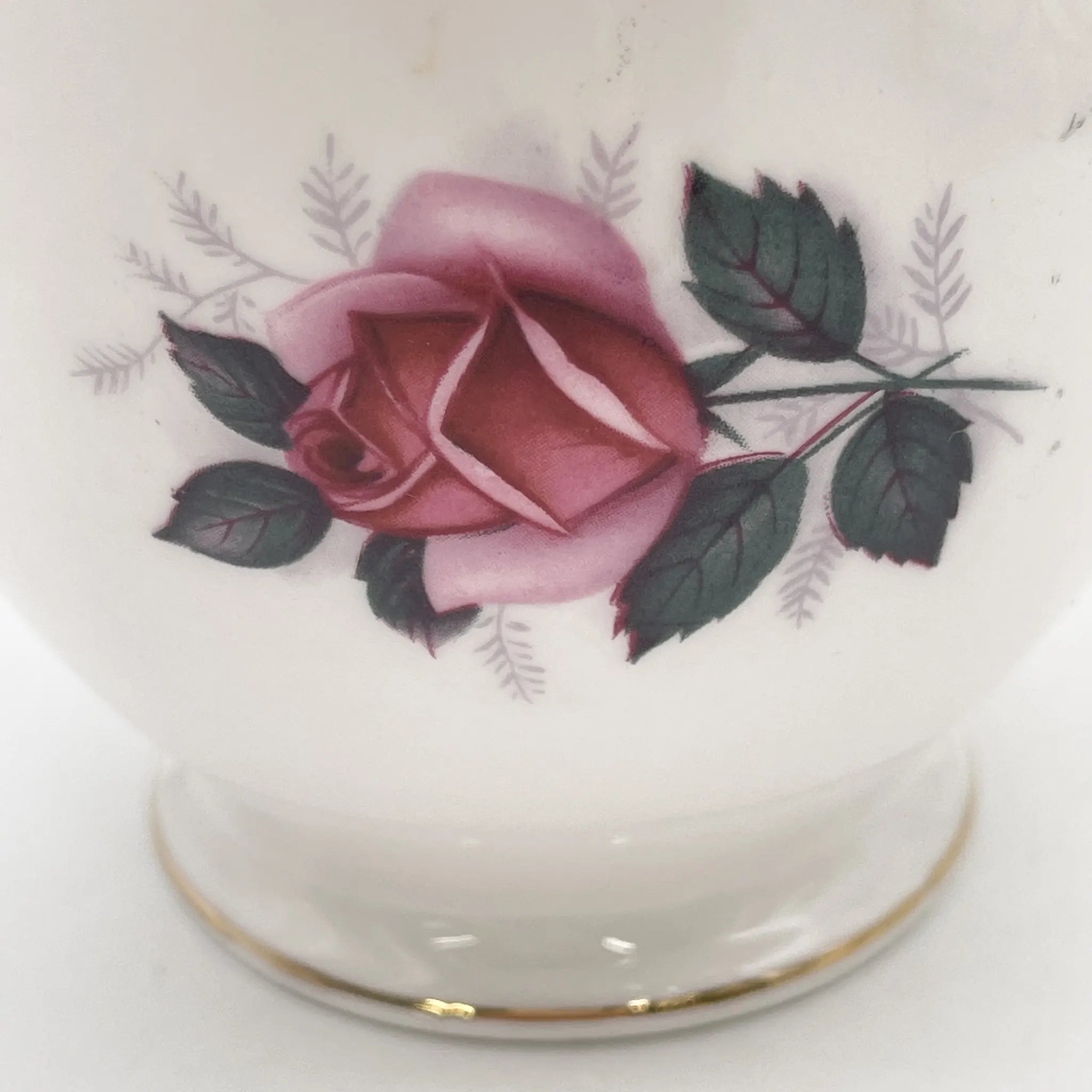 Gainsborough（盖恩斯伯勒）/奶油/ 1960s- /中国/英国/粉红玫瑰图案，金色装饰，带高地，下午茶，花卉图案，西式餐具/ [复古]