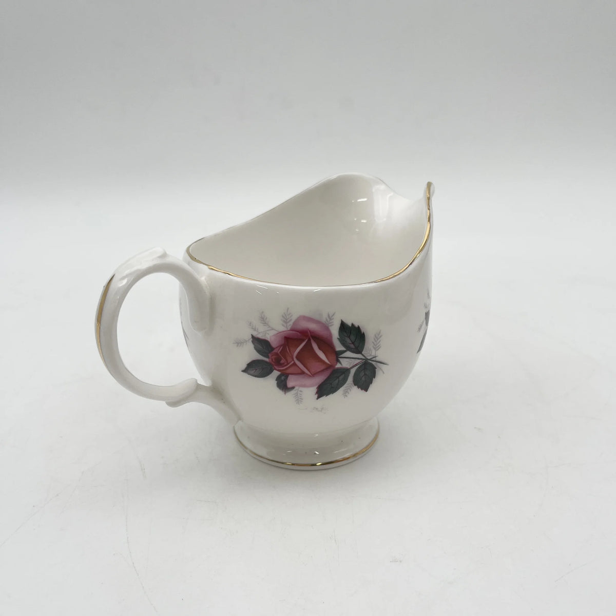 Gainsborough（盖恩斯伯勒）/奶油/ 1960s- /中国/英国/粉红玫瑰图案，金色装饰，带高地，下午茶，花卉图案，西式餐具/ [复古]