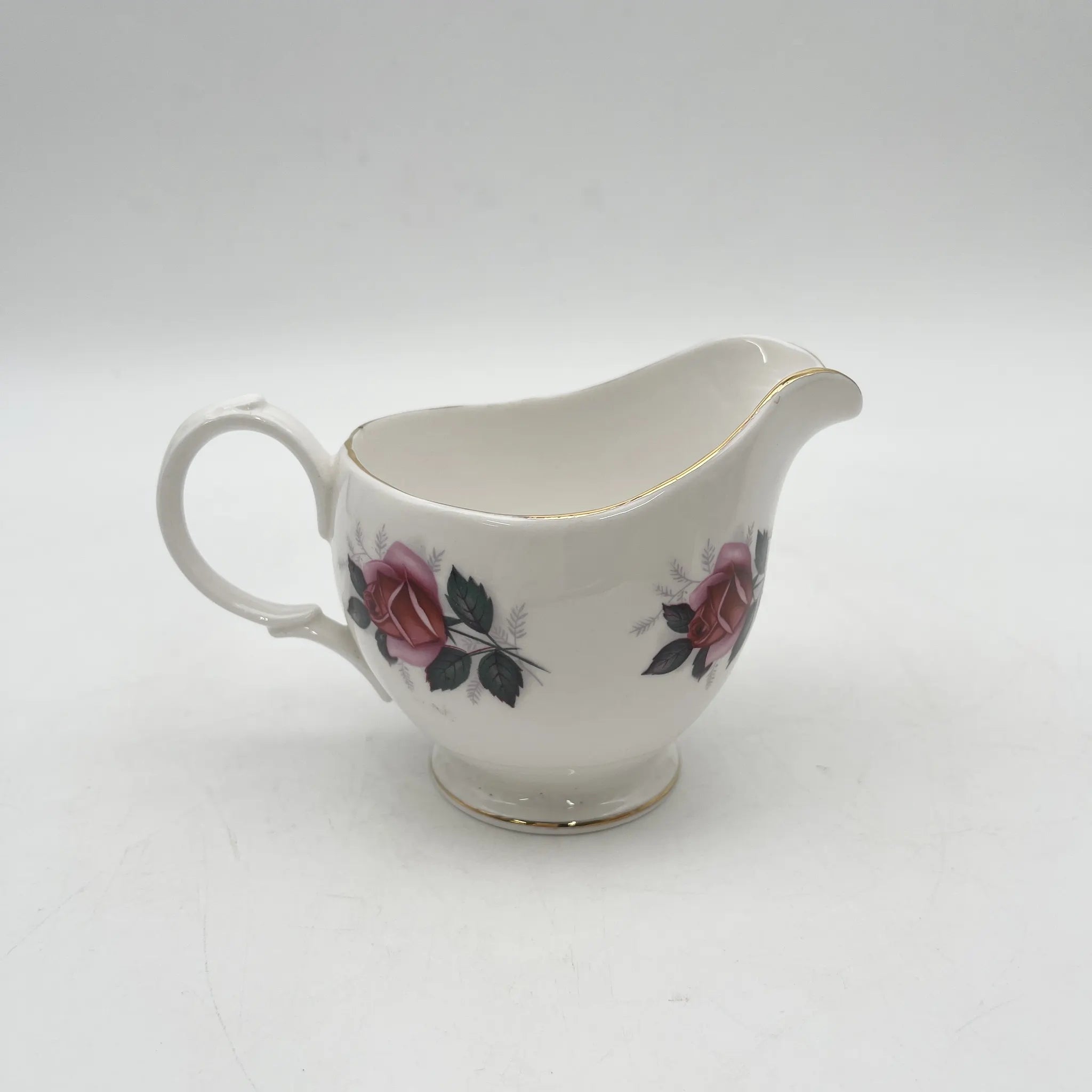 Gainsborough（盖恩斯伯勒）/奶油/ 1960s- /中国/英国/粉红玫瑰图案，金色装饰，带高地，下午茶，花卉图案，西式餐具/ [复古]