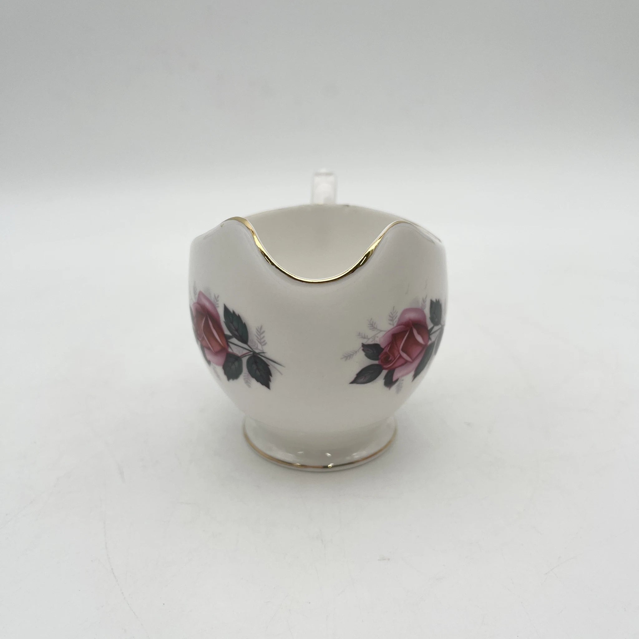 Gainsborough（盖恩斯伯勒）/奶油/ 1960s- /中国/英国/粉红玫瑰图案，金色装饰，带高地，下午茶，花卉图案，西式餐具/ [复古]