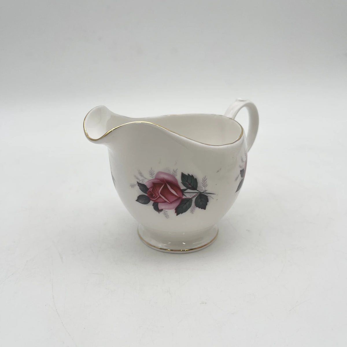 Gainsborough（盖恩斯伯勒）/奶油/ 1960s- /中国/英国/粉红玫瑰图案，金色装饰，带高地，下午茶，花卉图案，西式餐具/ [复古]