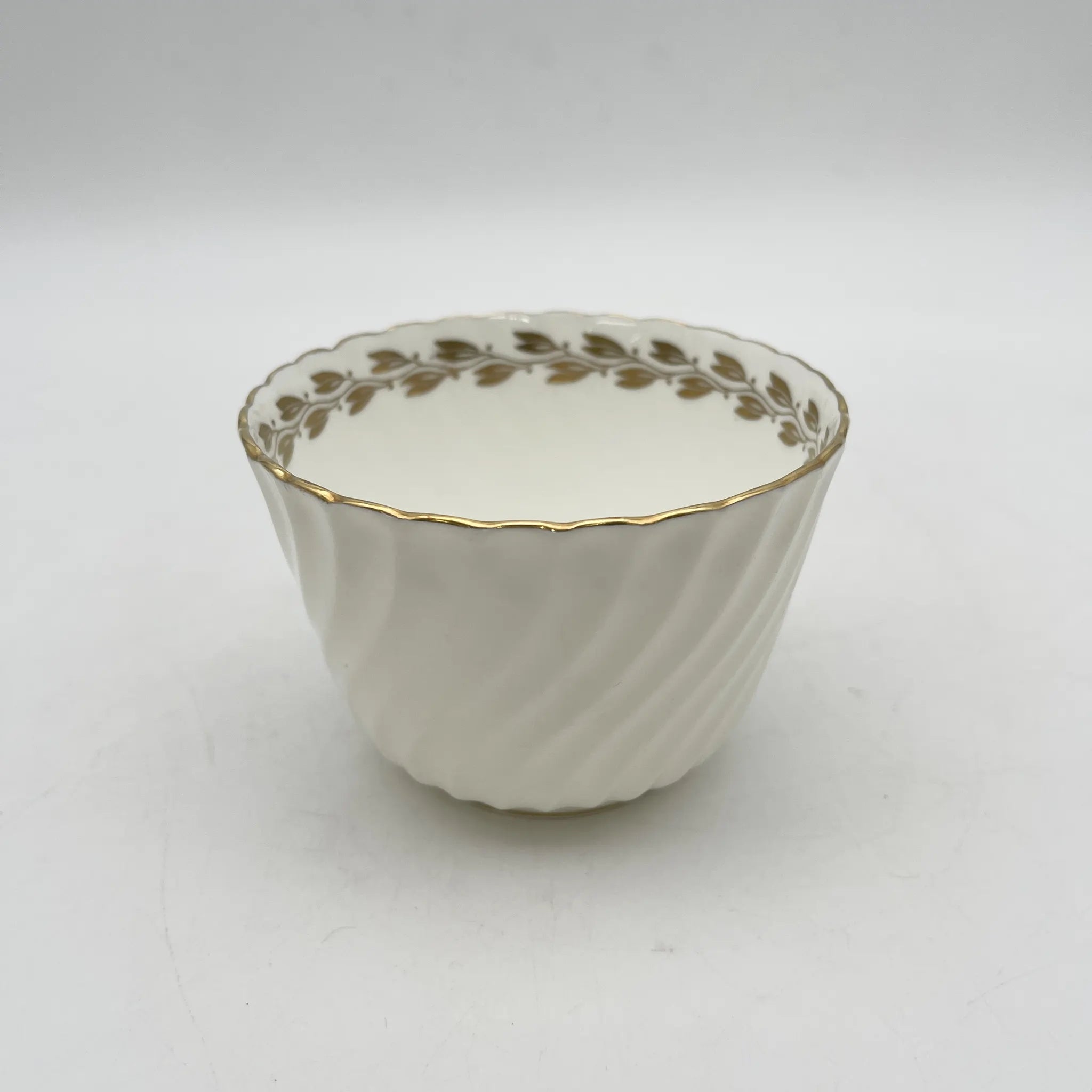 MINTON（ミントン） / カフェオレボウル / 1900s- / 磁器 / イギリス / スワールフルーテッド,金彩月桂樹,ゴールドトリム / [アンティーク]
