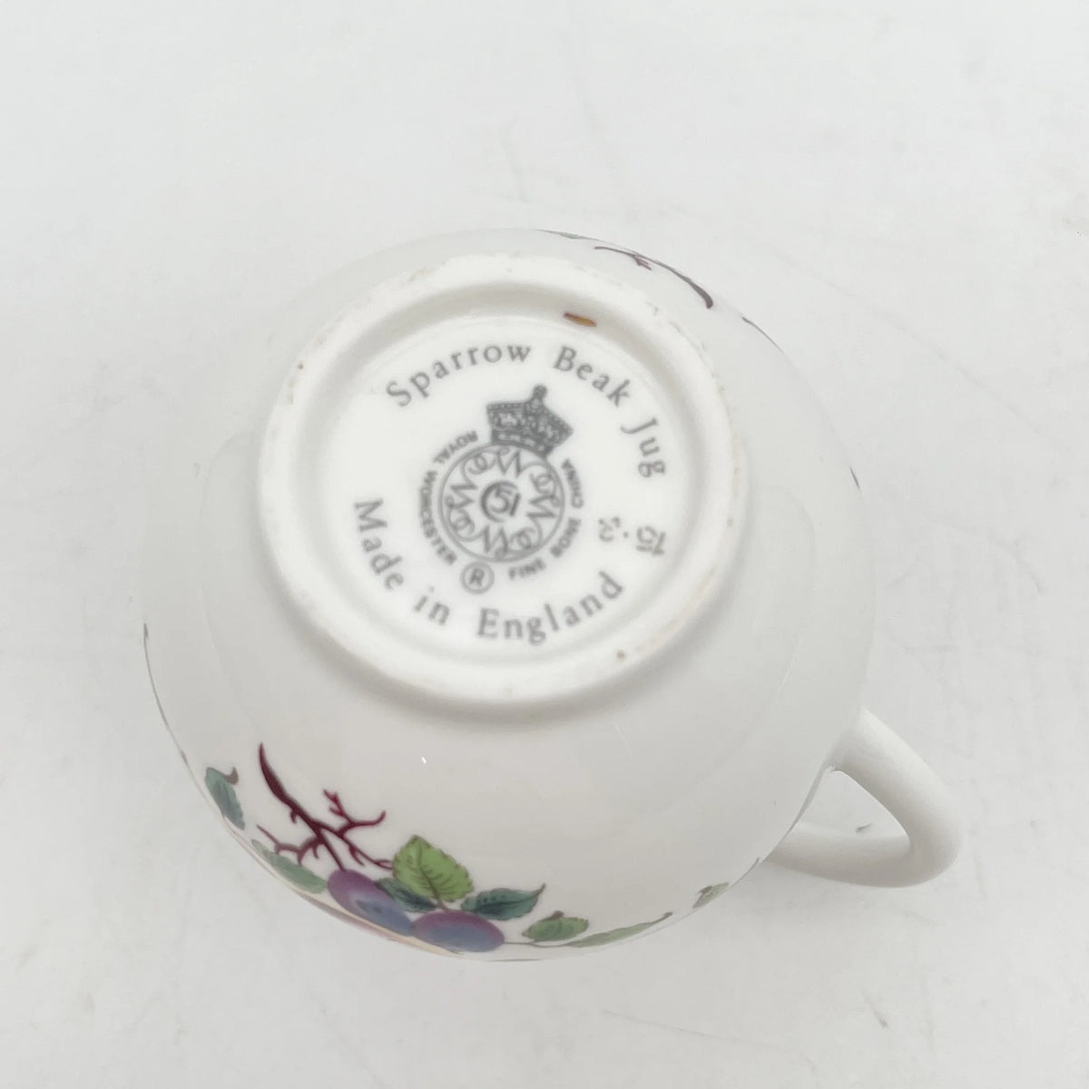 Royal Worcester /牛奶瓶/ Historic Collection / Sparrow Beak Jug（水果&鸟）/ 1970年~ 1980年代左右/ Fine Bone China /英国/奶油，金彩装饰，黄金轮辋，鸟画，水果画，精致中国，收藏品，室内/ [复古]