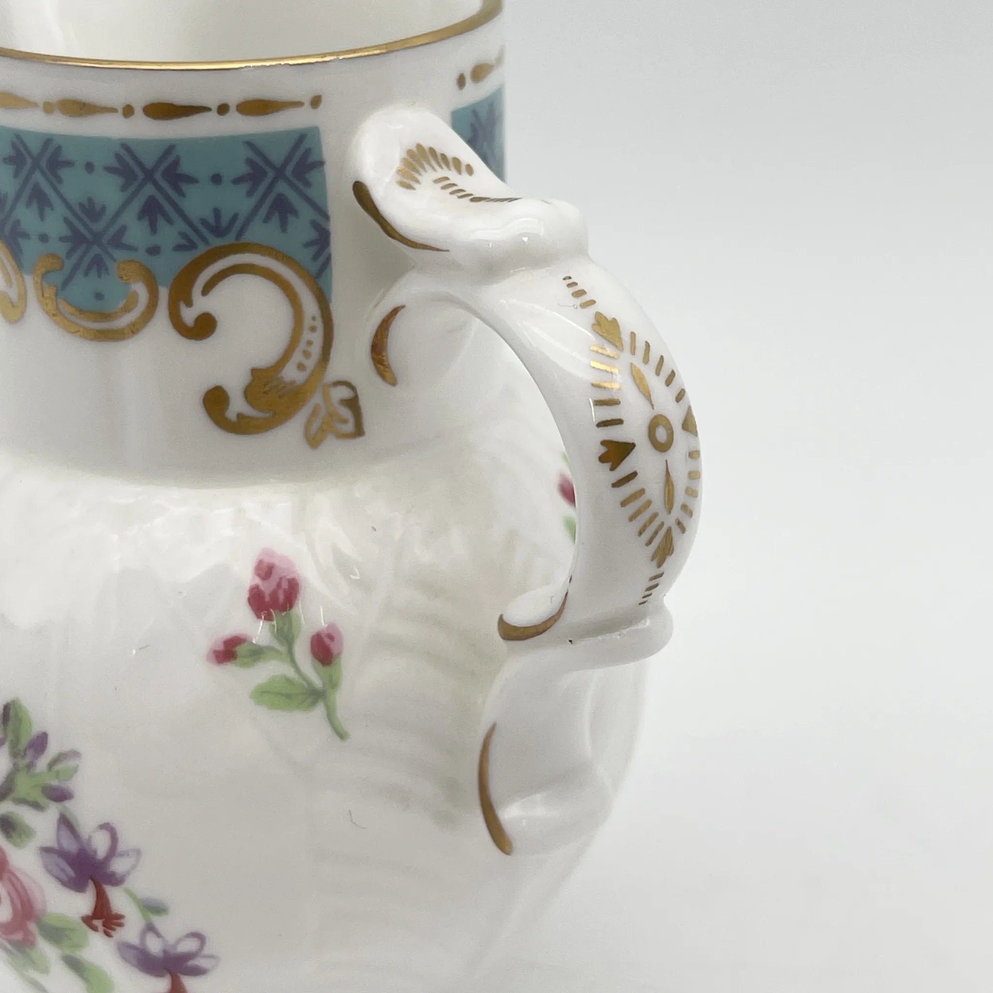 Royal Worcester /牛奶瓶/ Historic Jug Collection / Cabbage Leaf Jug / 1970年~ 1980年代左右/ Fine Bone China /英国/奶油，金彩装饰，黄金轮辋，鸟画，水果画，精致中国，收藏品，室内/ [复古]