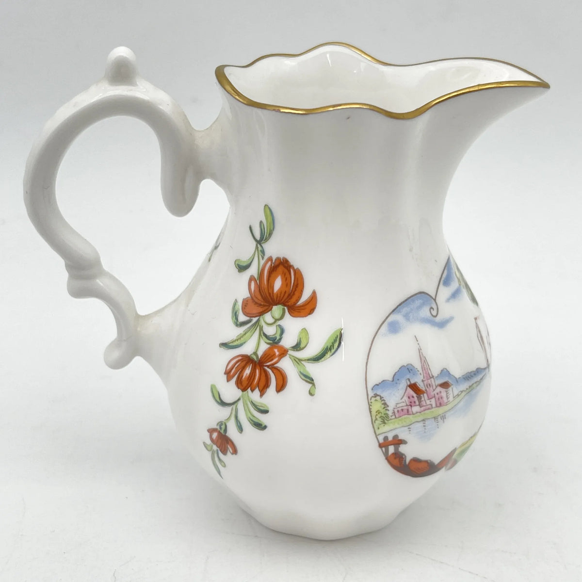Royal Worcester /牛奶瓶/ Historic Jug Collection / Silver Shape Jug / 1970年~ 1980年代左右/ Fine Bone China /英国/奶油，金彩装饰，黄金轮辋，鸟画，水果画，精致中国，收藏品，室内/ [复古]