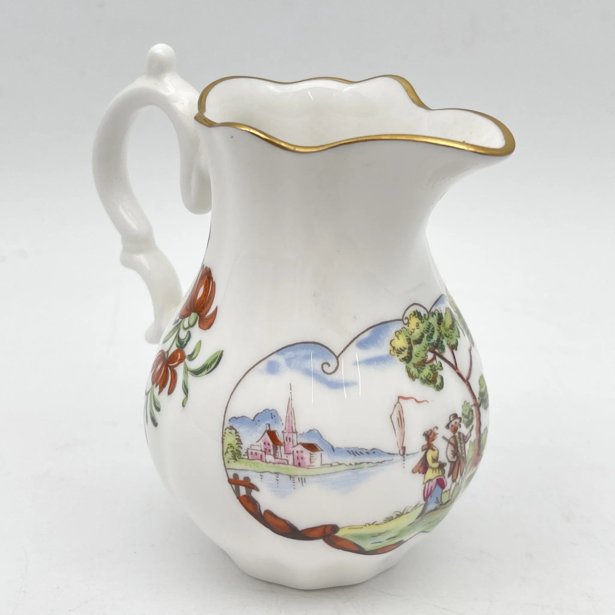 Royal Worcester /牛奶瓶/ Historic Jug Collection / Silver Shape Jug / 1970年~ 1980年代左右/ Fine Bone China /英国/奶油，金彩装饰，黄金轮辋，鸟画，水果画，精致中国，收藏品，室内/ [复古]