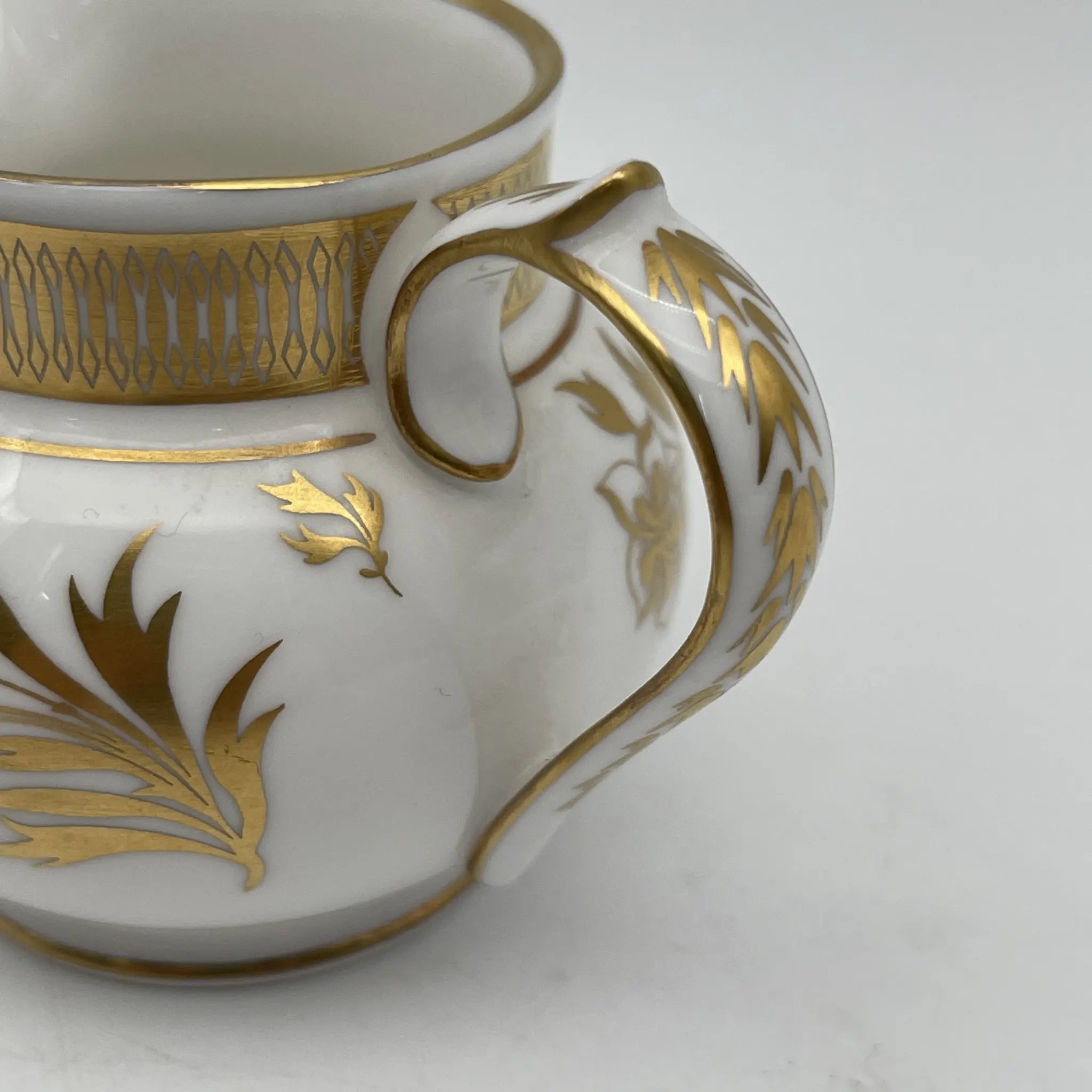 Royal Worcester /牛奶壶/ Historic Jug Collection / Grainger Jug / 1970 - 1980年代左右 / Fine Bone China /英国/奶油，金彩装饰，黄金轮辋，鸟画，水果画，精致中国，收藏品，室内/[复古]