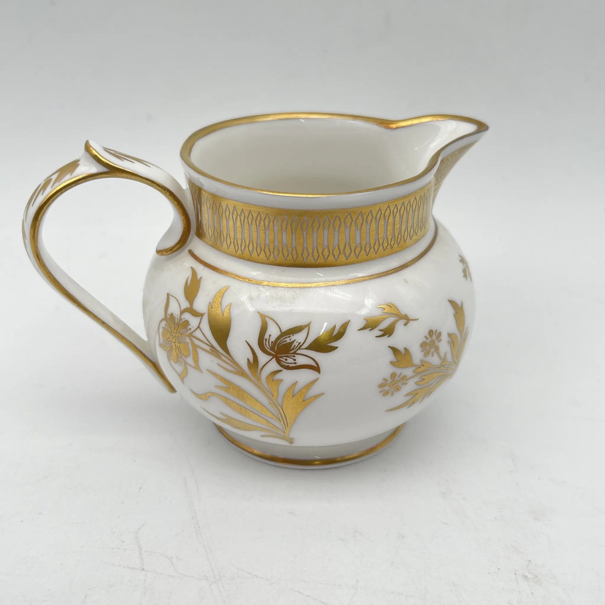 Royal Worcester /牛奶壶/ Historic Jug Collection / Grainger Jug / 1970 - 1980年代左右 / Fine Bone China /英国/奶油，金彩装饰，黄金轮辋，鸟画，水果画，精致中国，收藏品，室内/[复古]