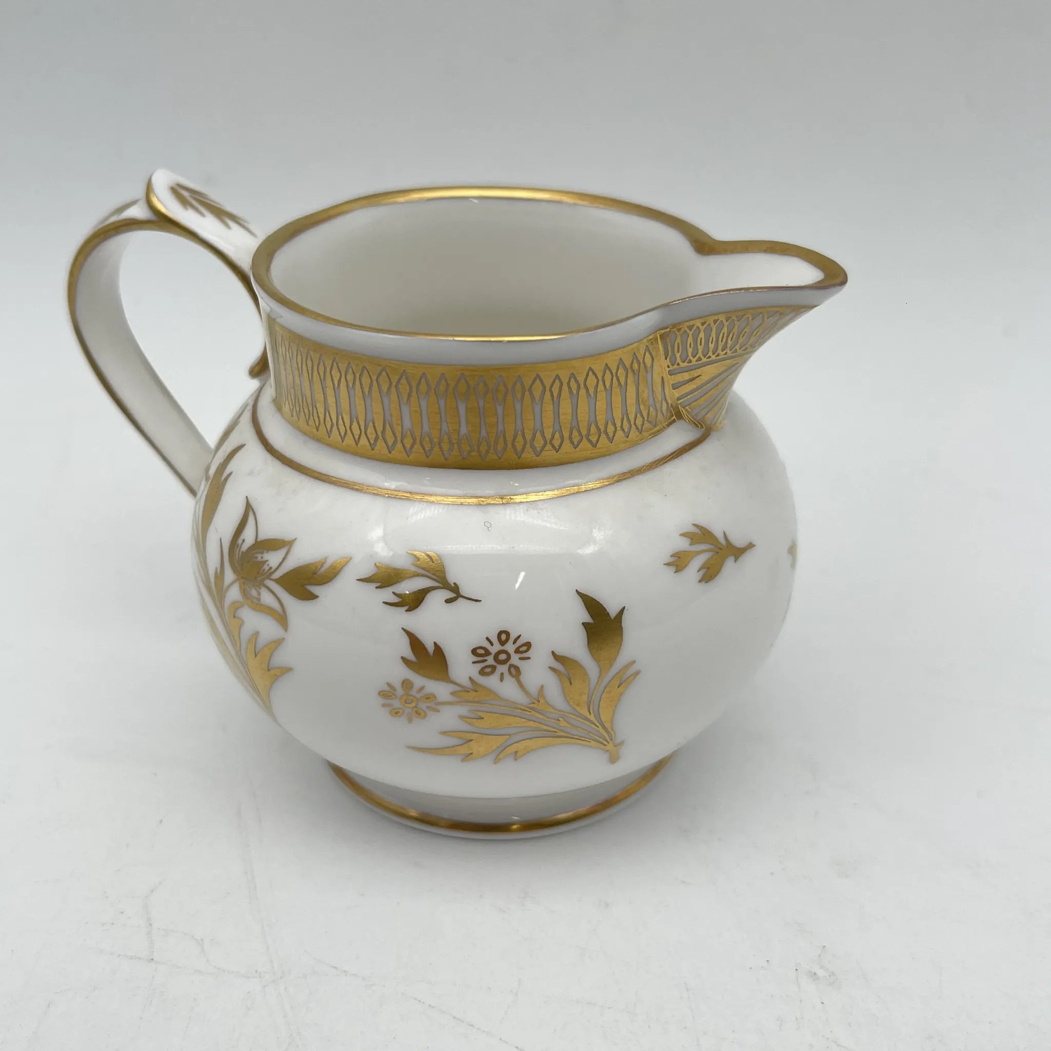 Royal Worcester /牛奶壶/ Historic Jug Collection / Grainger Jug / 1970 - 1980年代左右 / Fine Bone China /英国/奶油，金彩装饰，黄金轮辋，鸟画，水果画，精致中国，收藏品，室内/[复古]