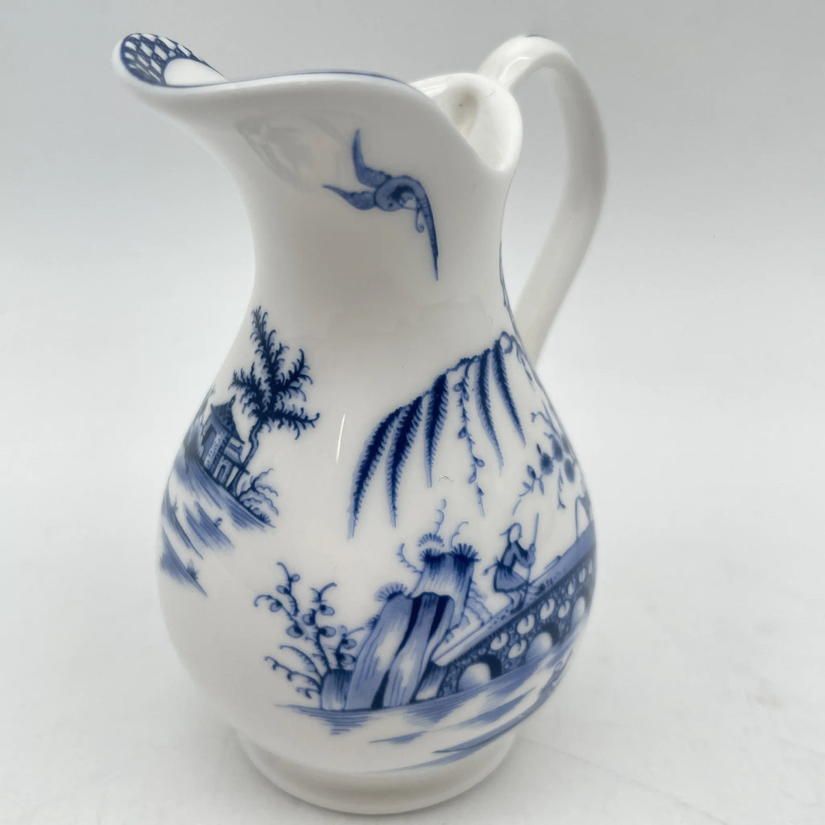 Royal Worcester /牛奶壶/ Historic Jug Collection / Chinese Ewer / 1970 - 1980年代左右 / Fine Bone China /英国/ 奶油，金彩装饰，黄金轮辋，鸟画，水果画，精致中国，收藏品，室内装饰，东方风格，山水画，中国青年/[复古]