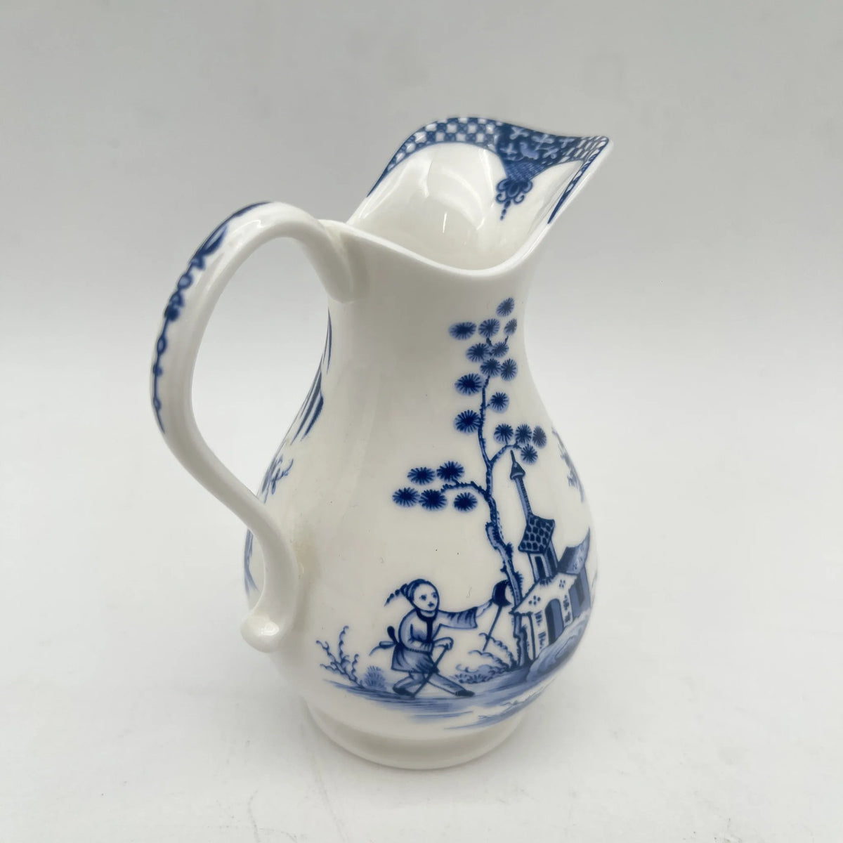 Royal Worcester /牛奶壶/ Historic Jug Collection / Chinese Ewer / 1970 - 1980年代左右 / Fine Bone China /英国/ 奶油，金彩装饰，黄金轮辋，鸟画，水果画，精致中国，收藏品，室内装饰，东方风格，山水画，中国青年/[复古]